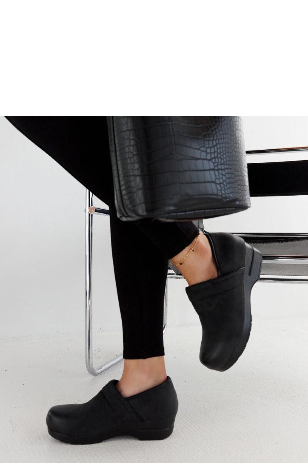 Czarne półbuty na platformie Montoro - Solea - obrazek 4