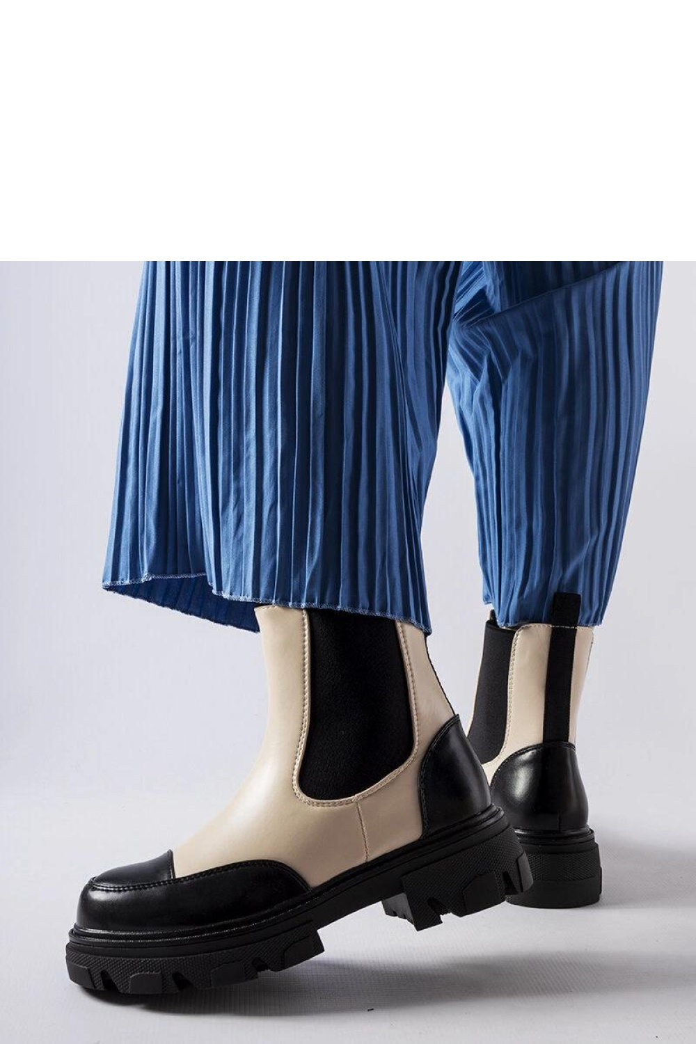 Czarno-beżowe wsuwane botki Albany - Solea - obrazek 2