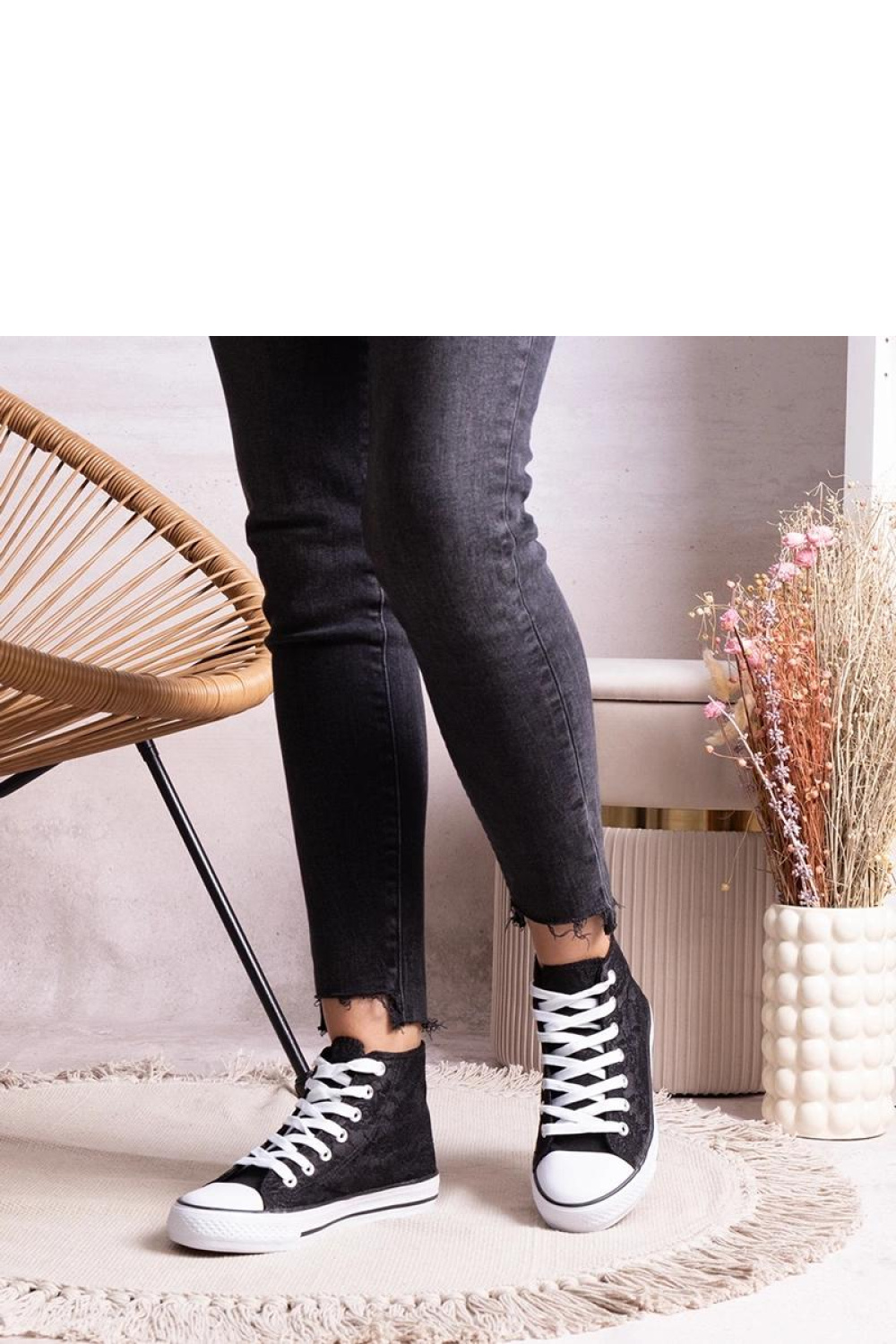 Czarne wysokie trampki z koronką Bonifakima - Solea - obrazek 3