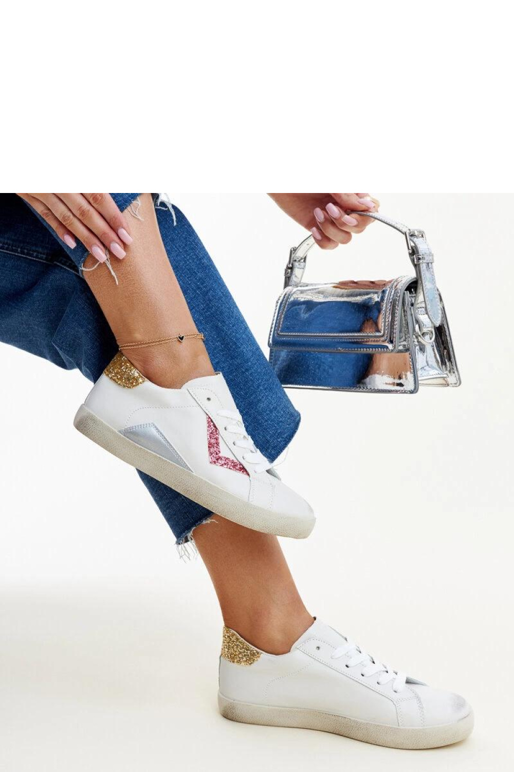 Białe sneakersy z efektem ,,znoszenia`` Gombola - Solea - obrazek 2