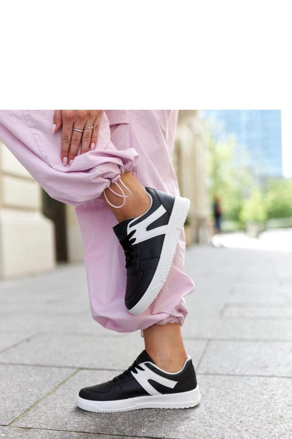 Czarne sneakersy sportowe Hagara - Solea - obrazek 4