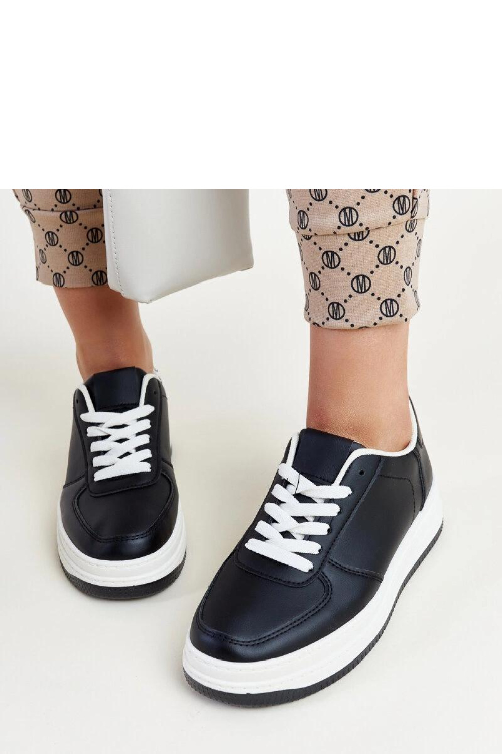 Czarne sneakersy na platformie Cvita - Solea - obrazek 4