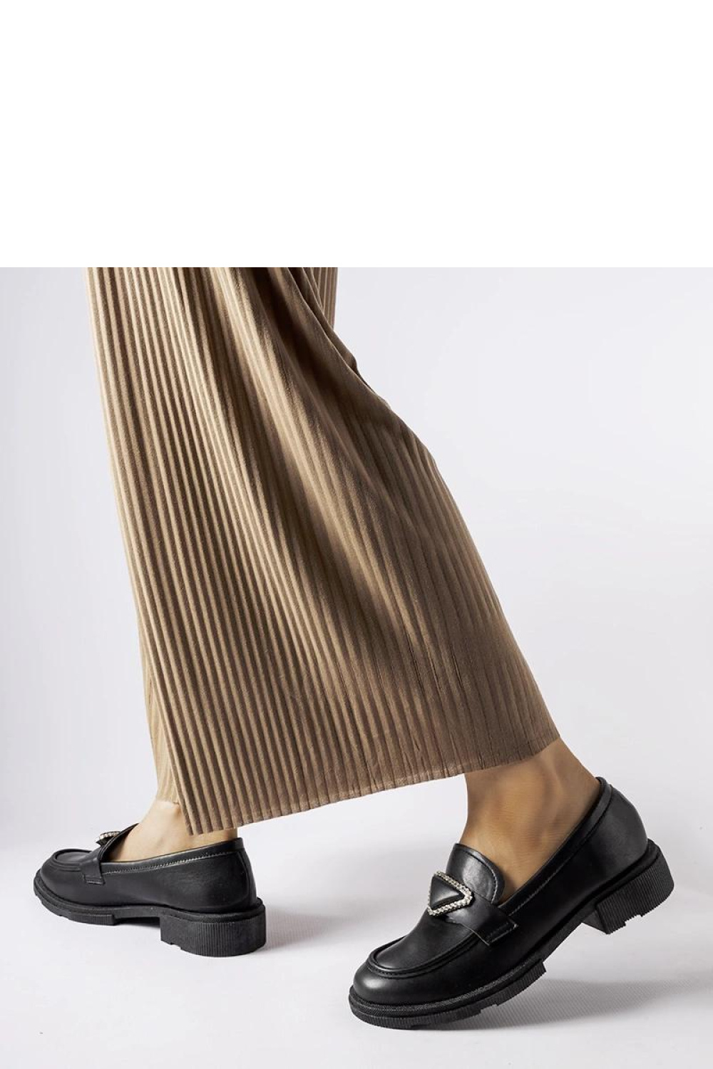 Czarne mokasyny zdobione cyrkoniami Marsilius - Solea - obrazek 2