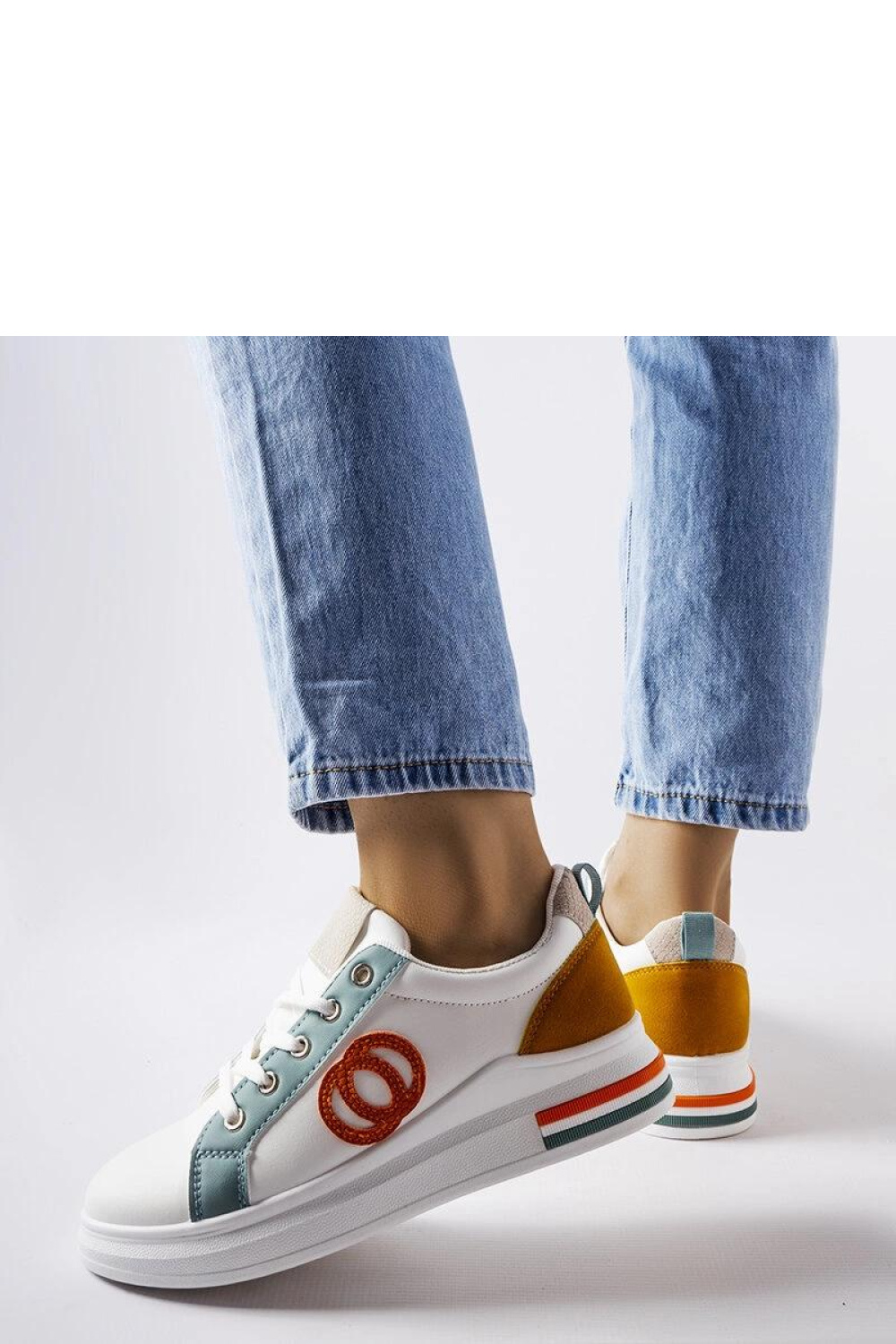 Białe sneakersy z kolorowymi wstawkami Passaic - Solea - obrazek 3