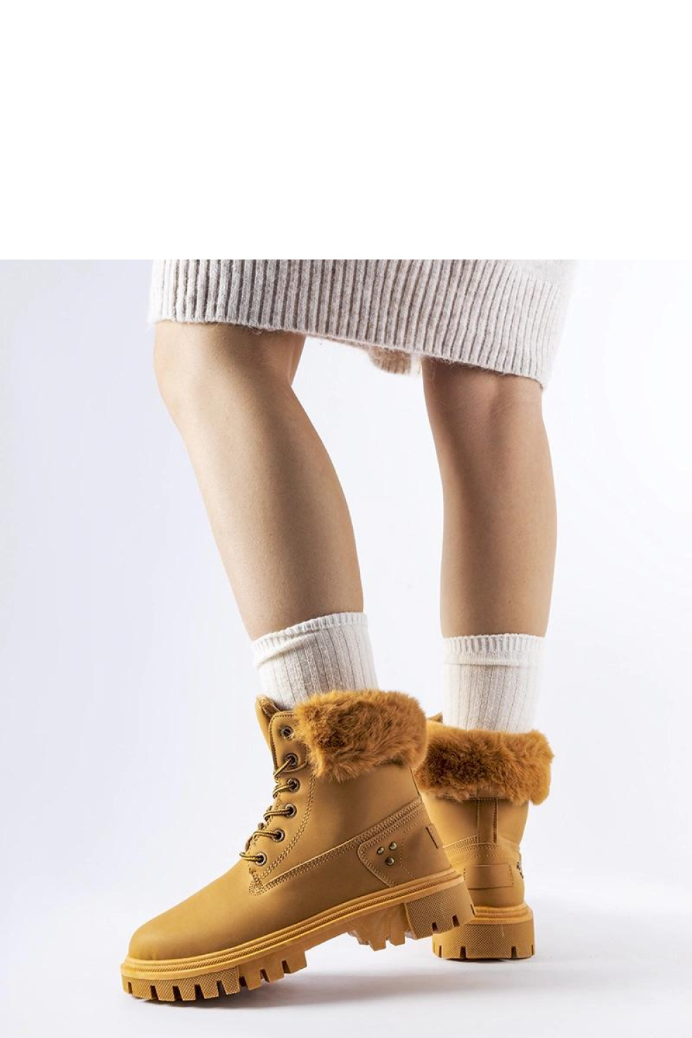 Brązowe trapery z ozdobnym futerkiem Alberta - Solea - obrazek 2