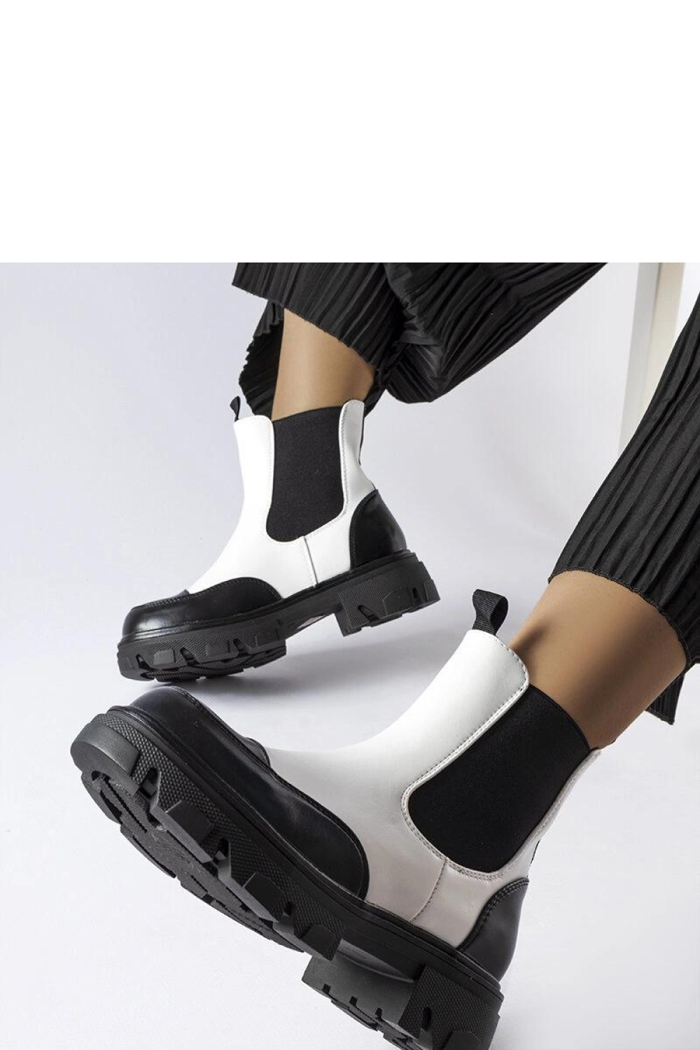 Czarno-białe wsuwane botki Albany - Solea - obrazek 2