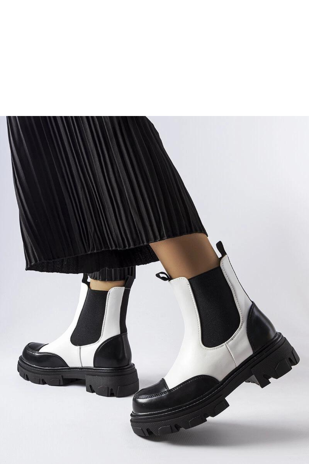 Czarno-białe wsuwane botki Albany - Solea - obrazek 3