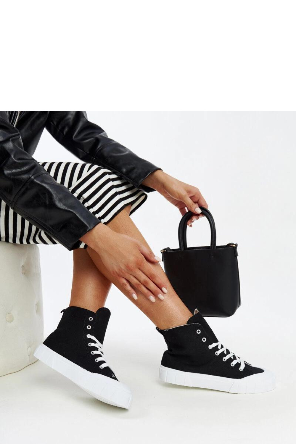 Czarne wysokie trampki Vinka - Solea - obrazek 2