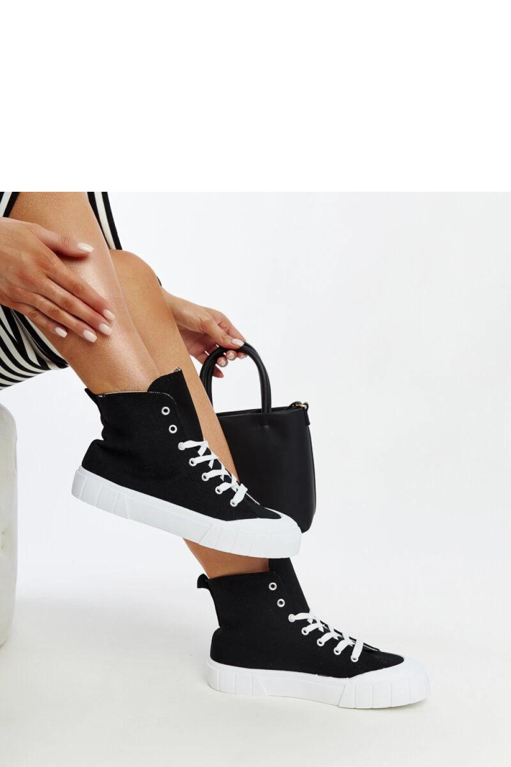 Czarne wysokie trampki Vinka - Solea - obrazek 3