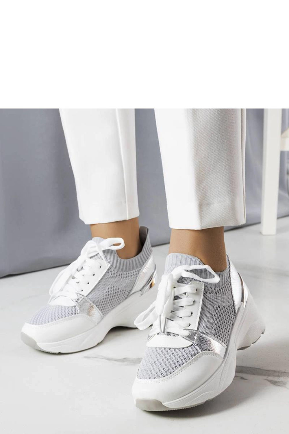 Szare sneakersy na koturnie Ann - Solea - obrazek 2