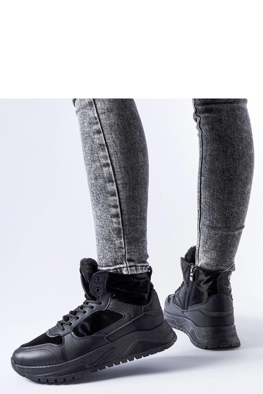 Czarne ocieplane wysokie sneakersy Malles - Solea - obrazek 2