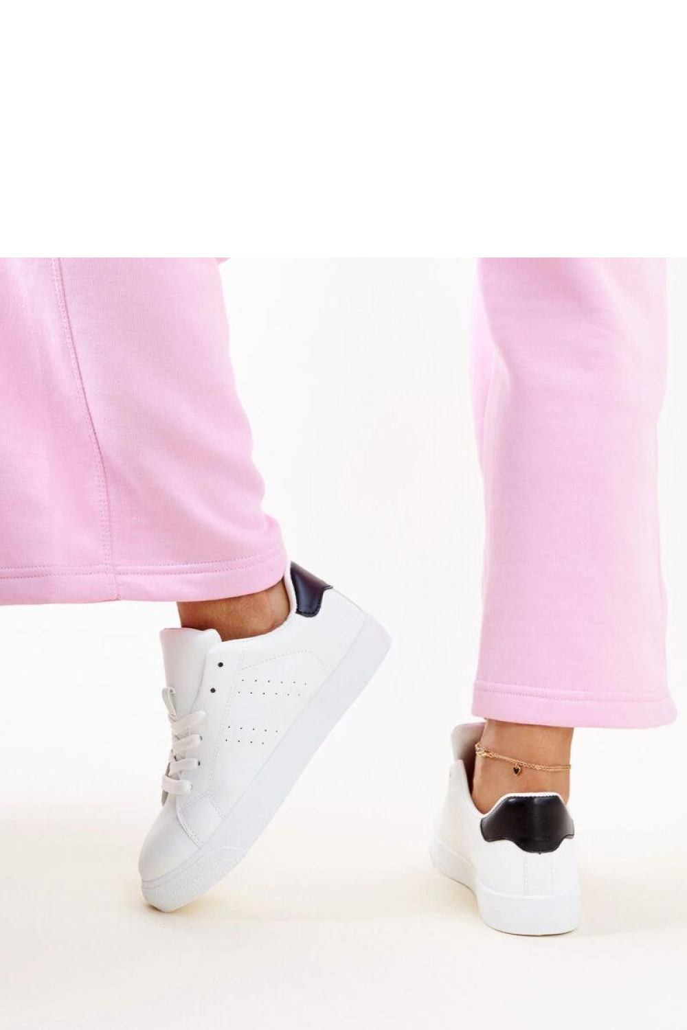 Biało-czarne sneakersy Akila - Solea - obrazek 4