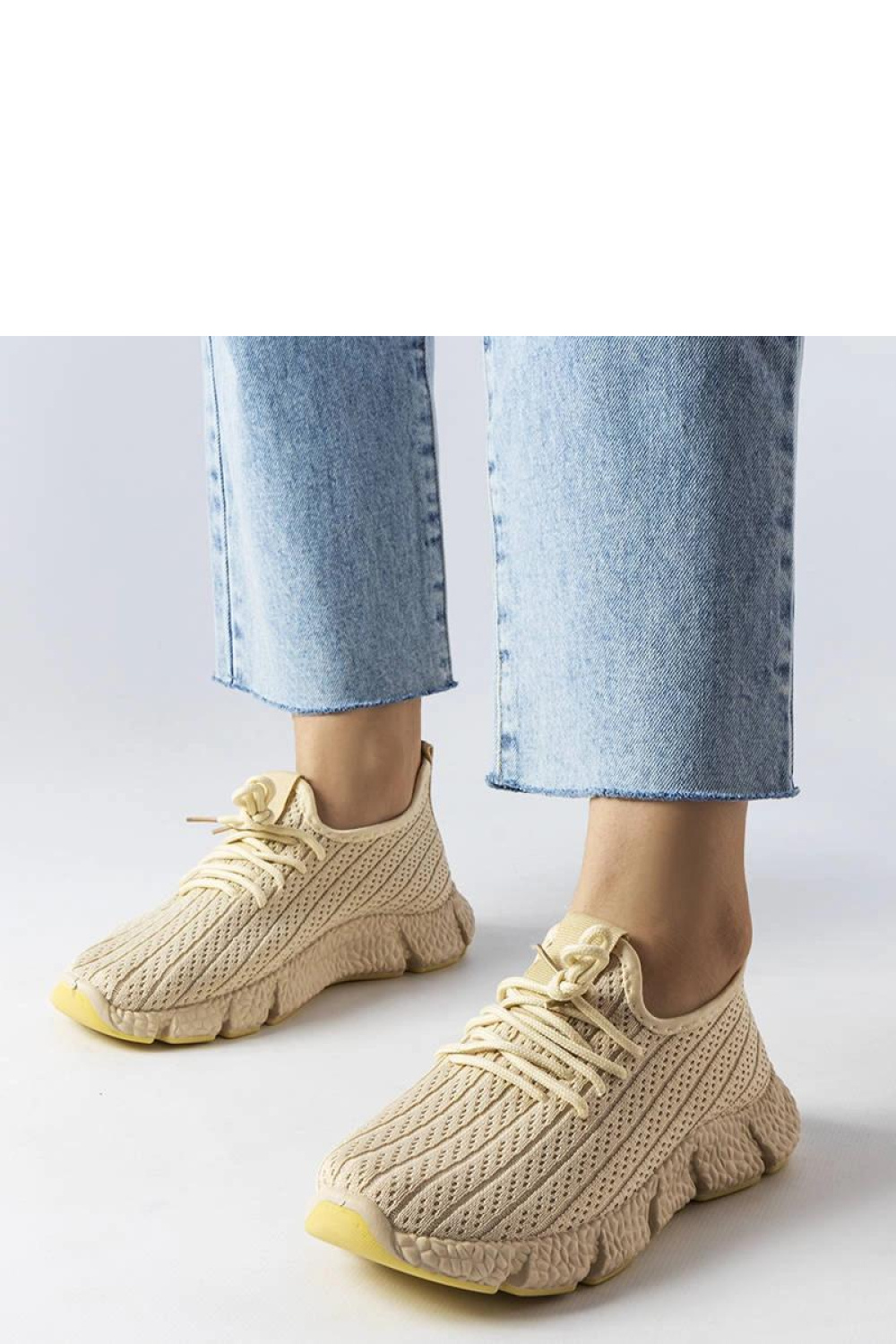 Jasnobeżowe sportowe sneakersy Élodie - Solea - obrazek 2