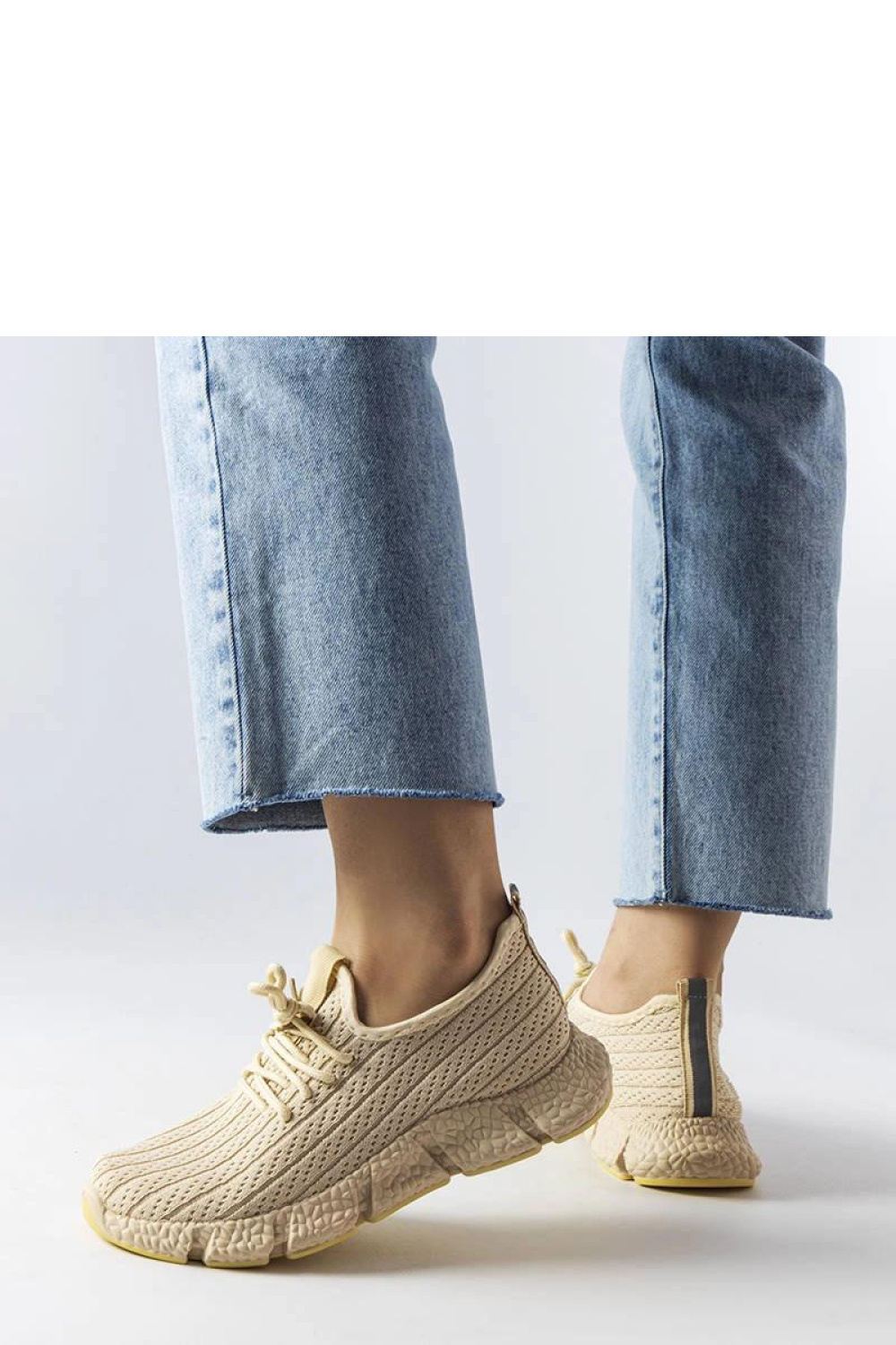 Jasnobeżowe sportowe sneakersy Élodie - Solea - obrazek 3