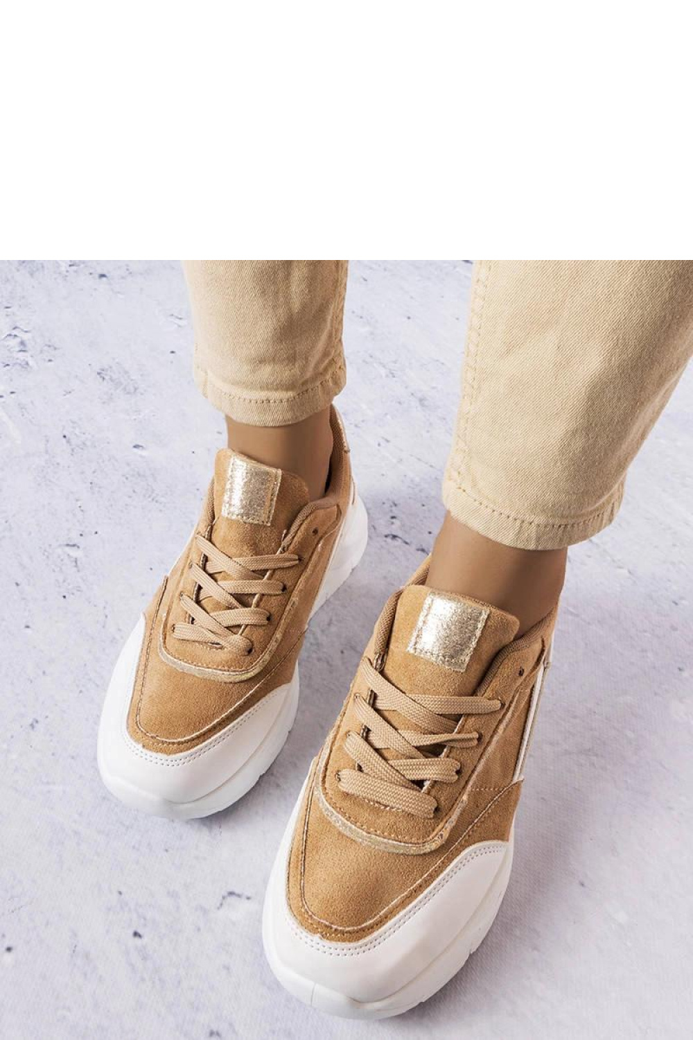 Beżowe sneakersy z eko-zamszu Dupuis - Solea - obrazek 3