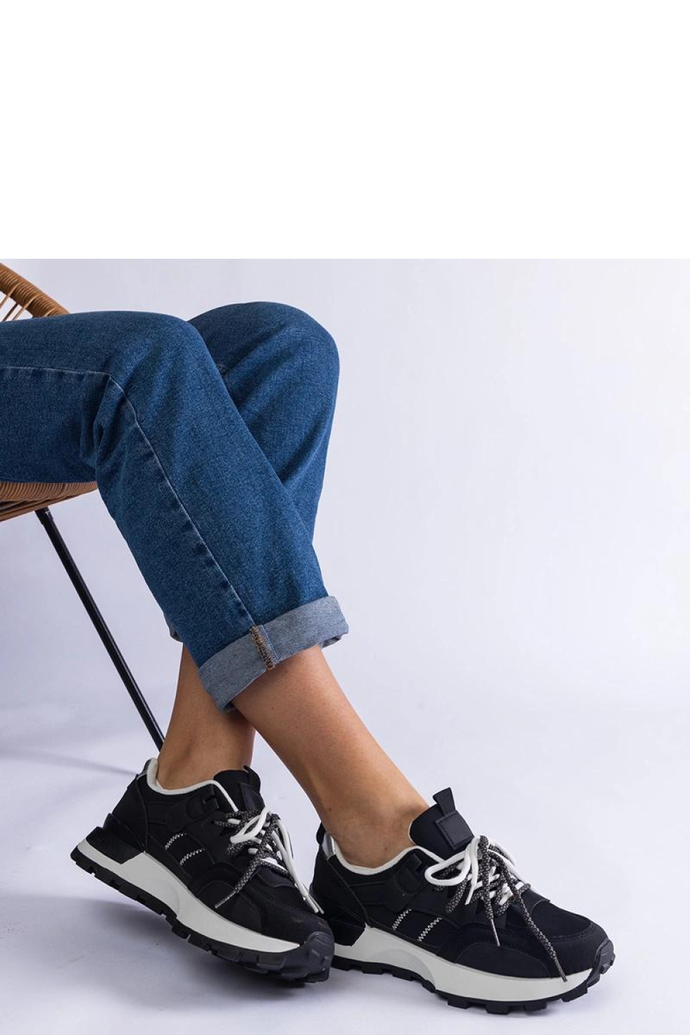 Czarne sportowe damskie sneakersy Adalia - Solea - obrazek 2