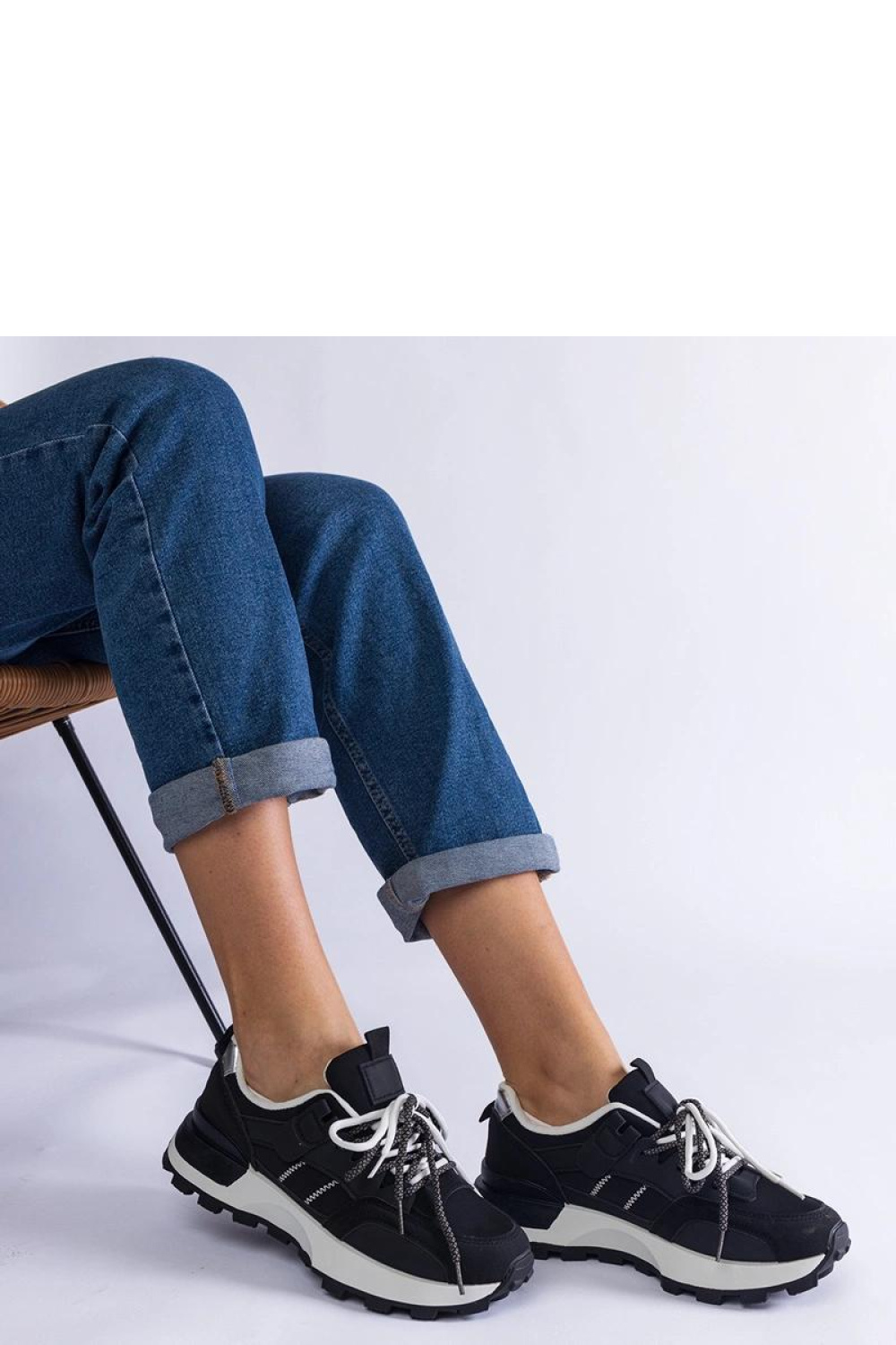 Czarne sportowe damskie sneakersy Adalia - Solea - obrazek 3