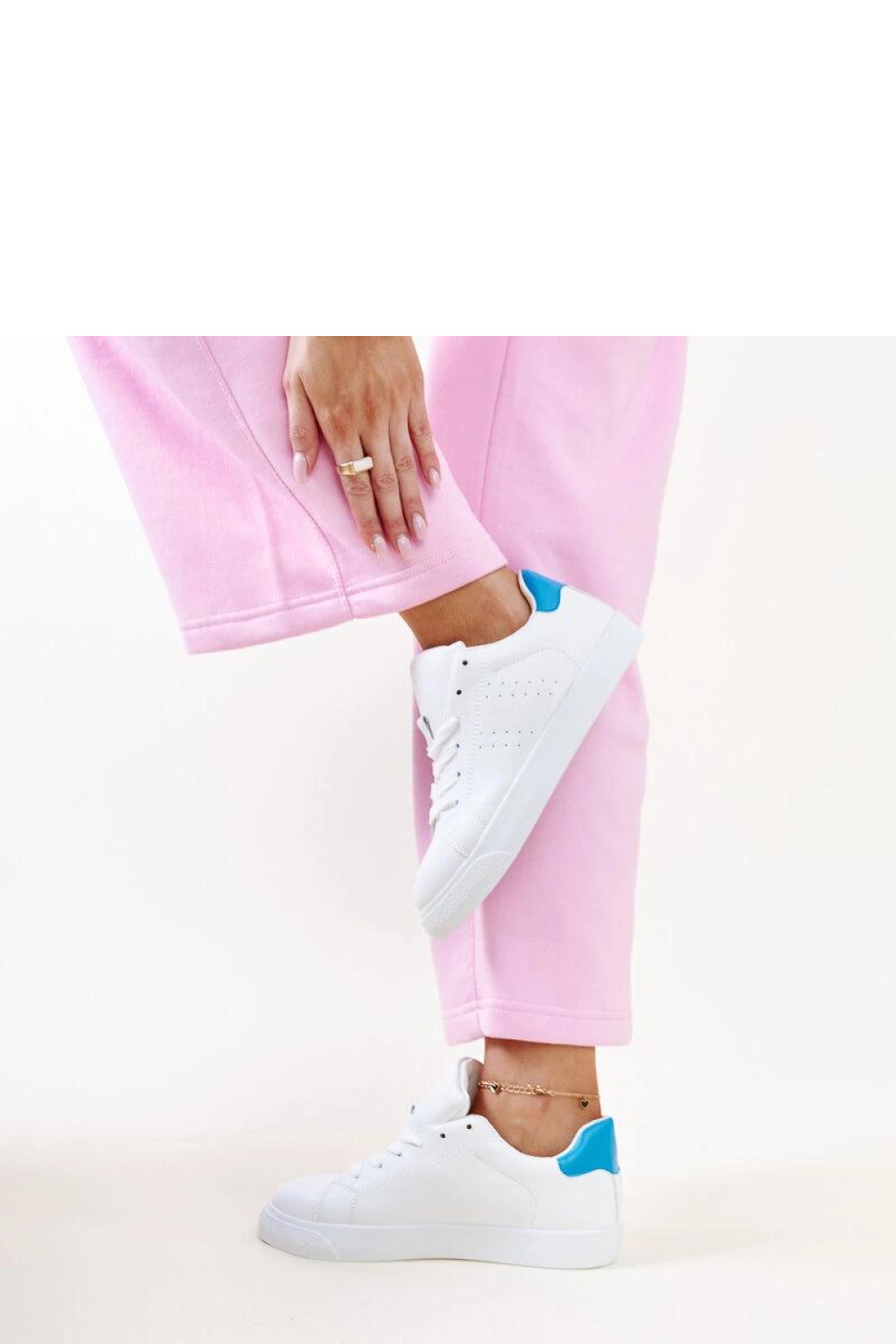 Biało-niebieskie sneakersy Akila - Solea - obrazek 4