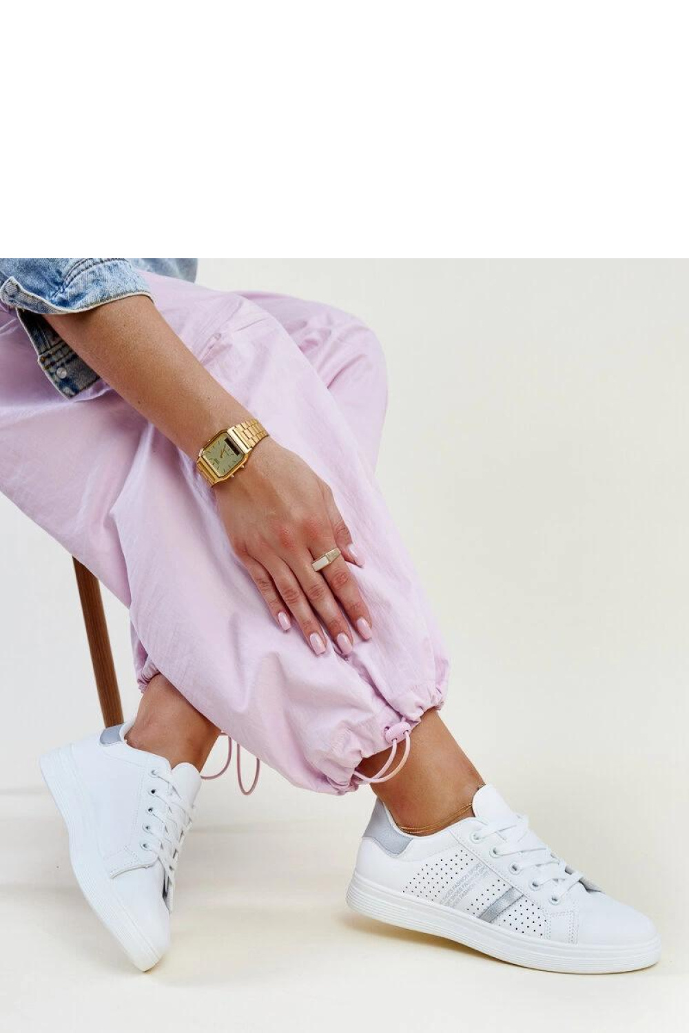 Biało-srebrne sneakersy eko skóra Berdine - Solea - obrazek 2