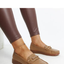 Ciemnobeżowe mokasyny z klamerką Anisah – Solea