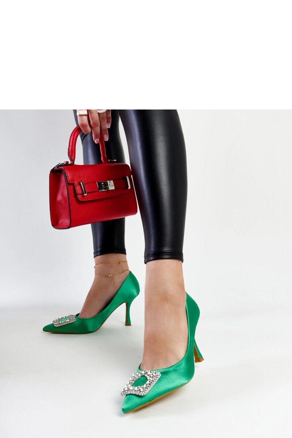 Zielone szpilki o satynowym wykończeniu z cyrkoniami Clemente - Solea - obrazek 3