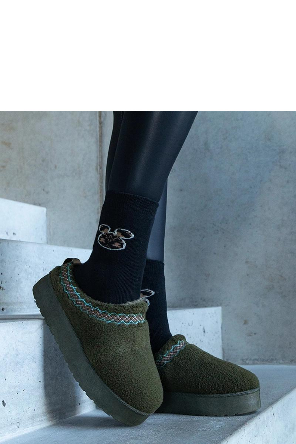 Zielone śniegowce na platformie z niską cholewką i haftowanym wzorem Greene - Solea - obrazek 2