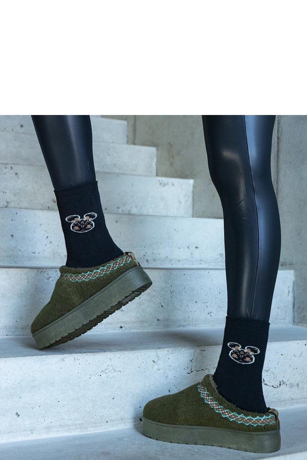 Zielone śniegowce na platformie z niską cholewką i haftowanym wzorem Greene - Solea - obrazek 3