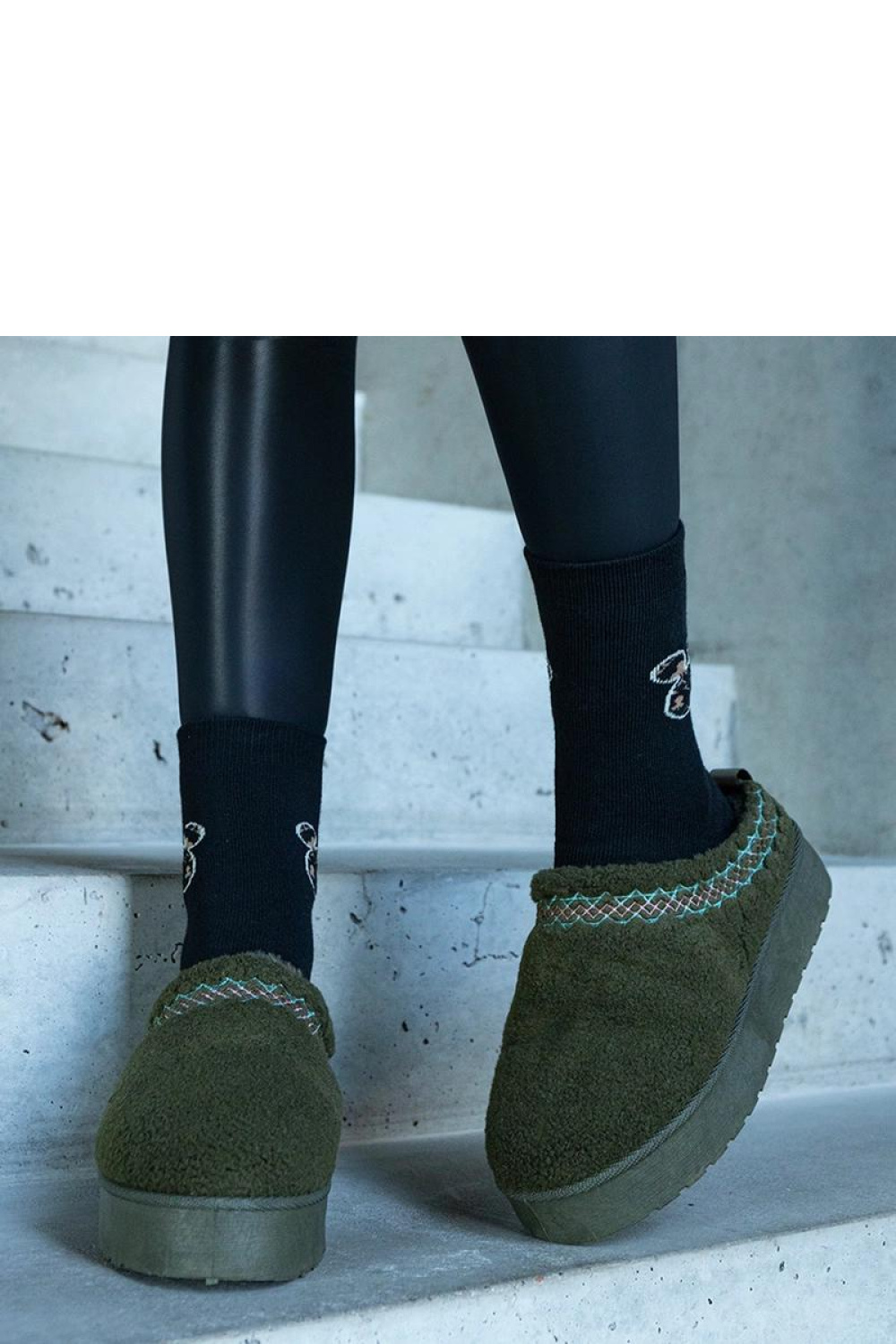 Zielone śniegowce na platformie z niską cholewką i haftowanym wzorem Greene - Solea - obrazek 6