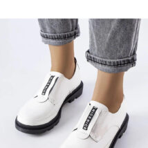 Białe lakierowane półbuty Legget – Solea