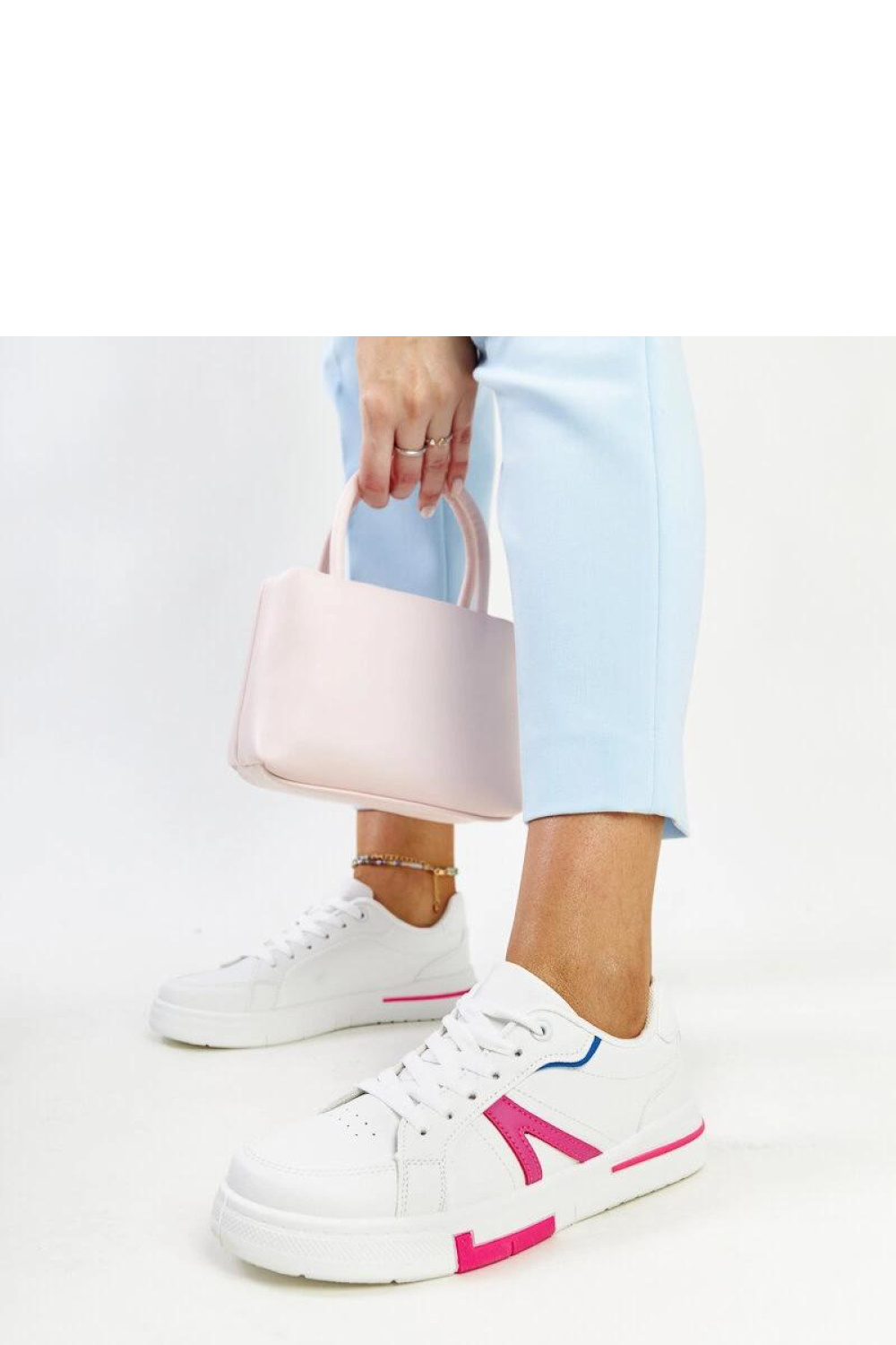 Białe sneakersy z różem Zorica - Solea - obrazek 3