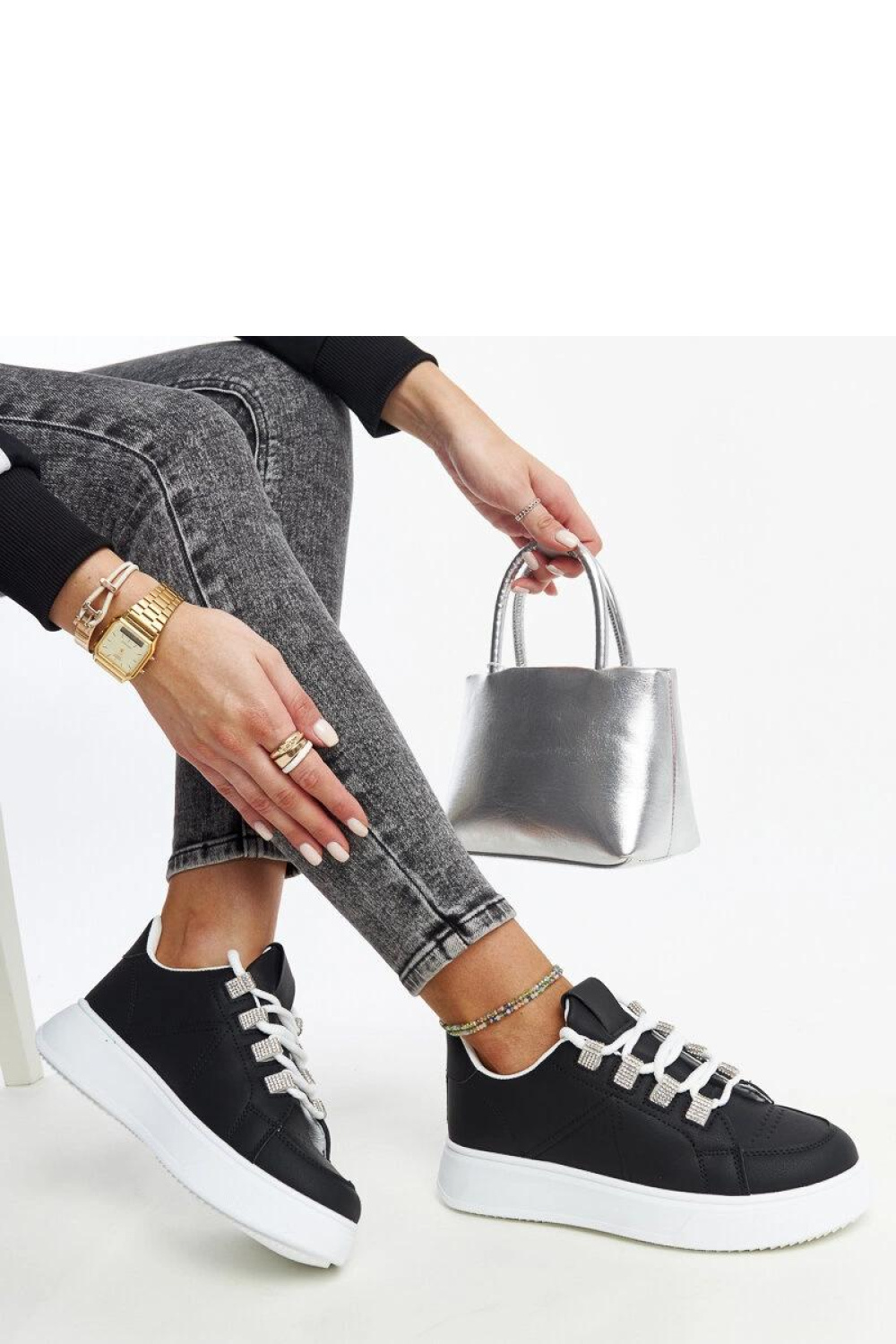 Czarne sneakersy na grubej podeszwie Walida - Solea - obrazek 2