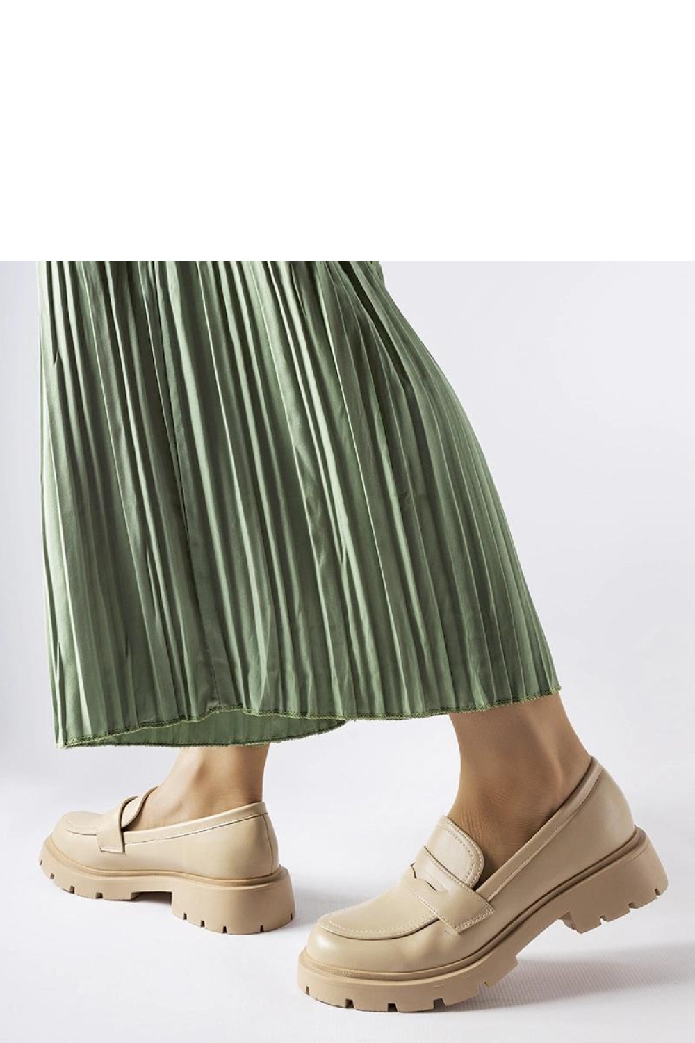 Beżowe eleganckie mokasyny Puccianiello - Solea - obrazek 2