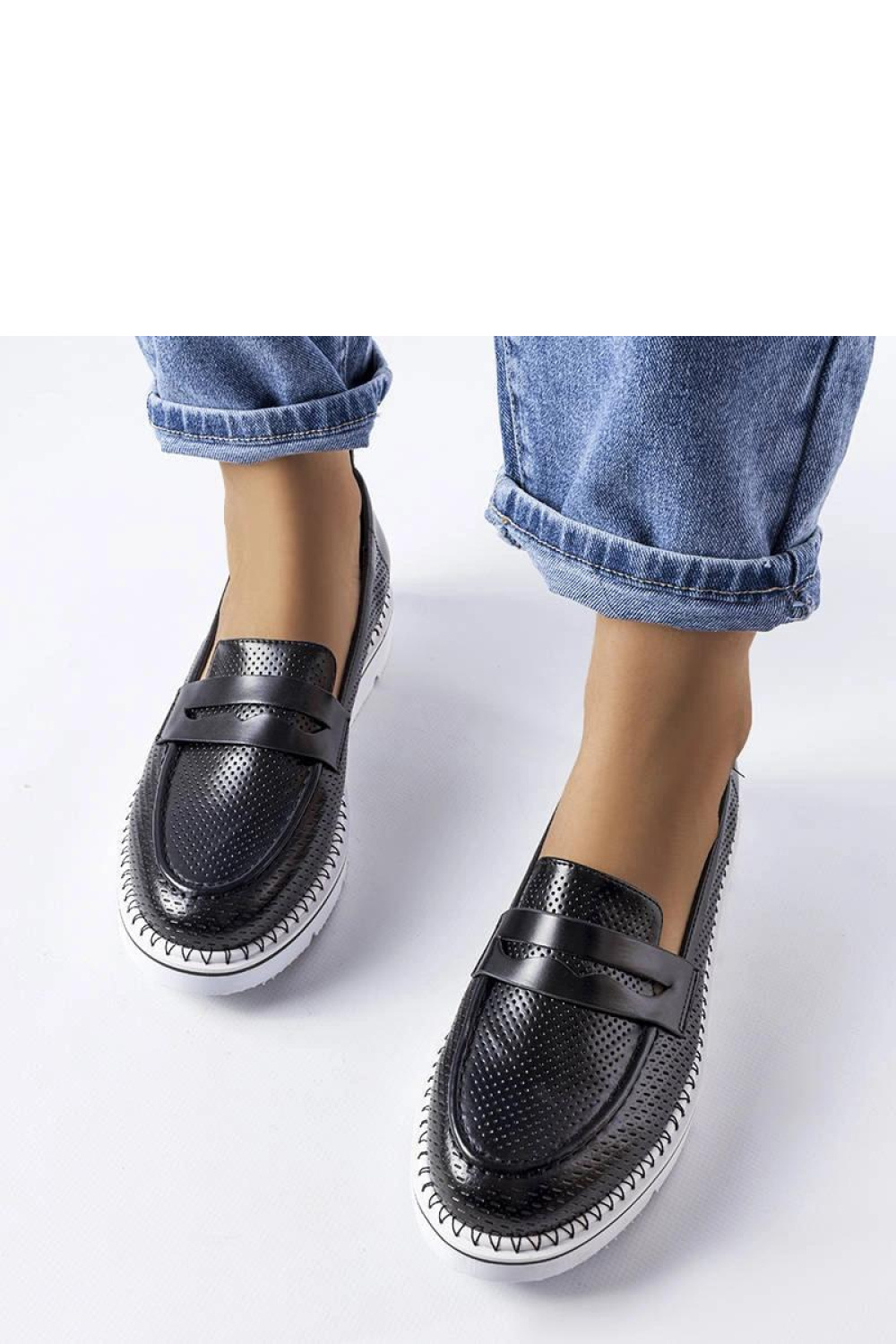 Czarne półbuty z perforacją Bloomsburg - Solea - obrazek 3