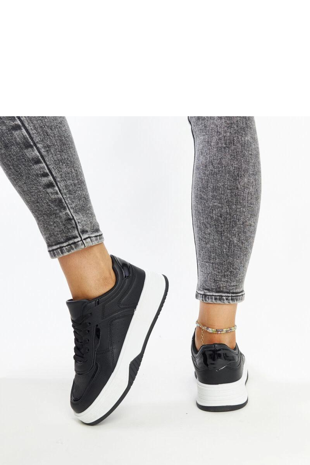 Czarne sneakersy na grubszej podeszwie Intisa - Solea - obrazek 4