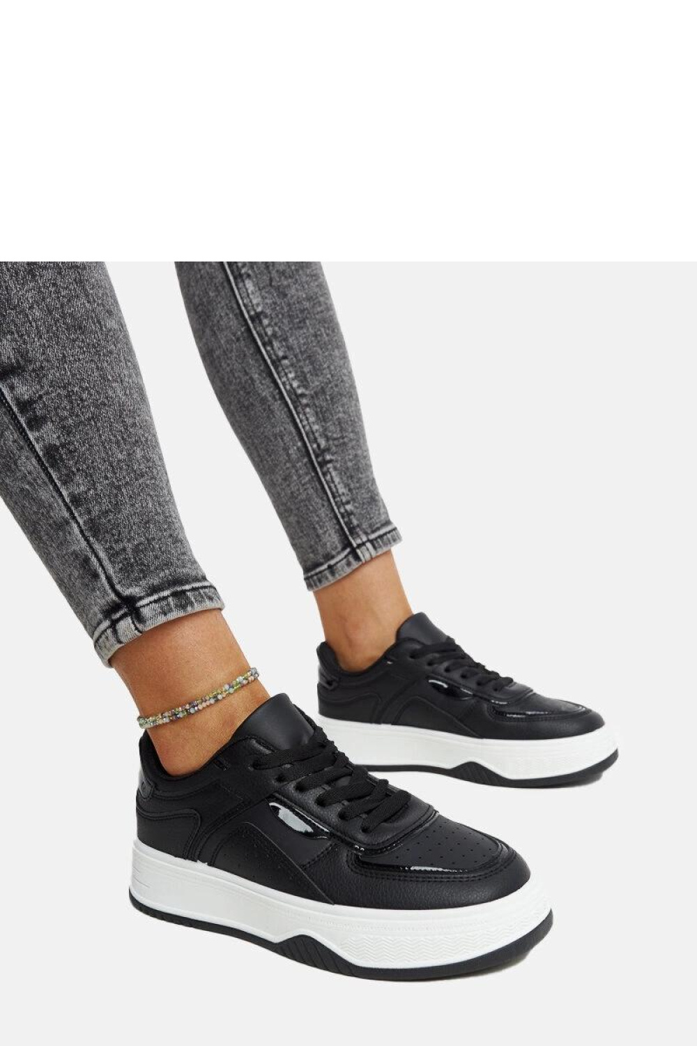 Czarne sneakersy na grubszej podeszwie Intisa - Solea - obrazek 5