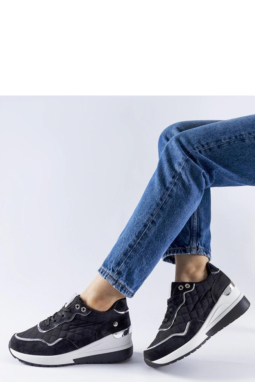 Czarne sneakersy na koturnie Pisignano - Solea - obrazek 3