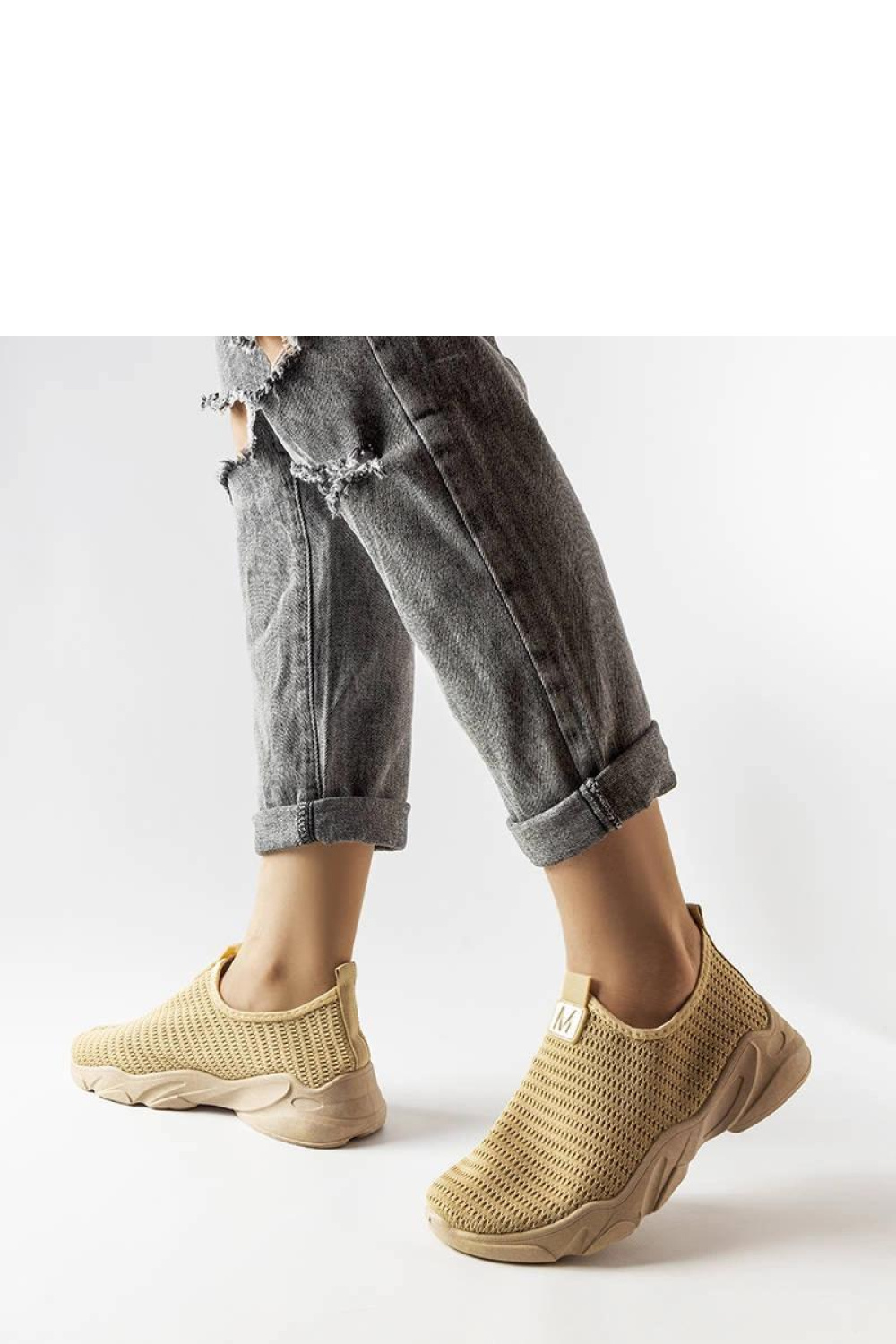 Ciemnobeżowe wsuwane buty sportowe damskie Azalee - Solea - obrazek 2