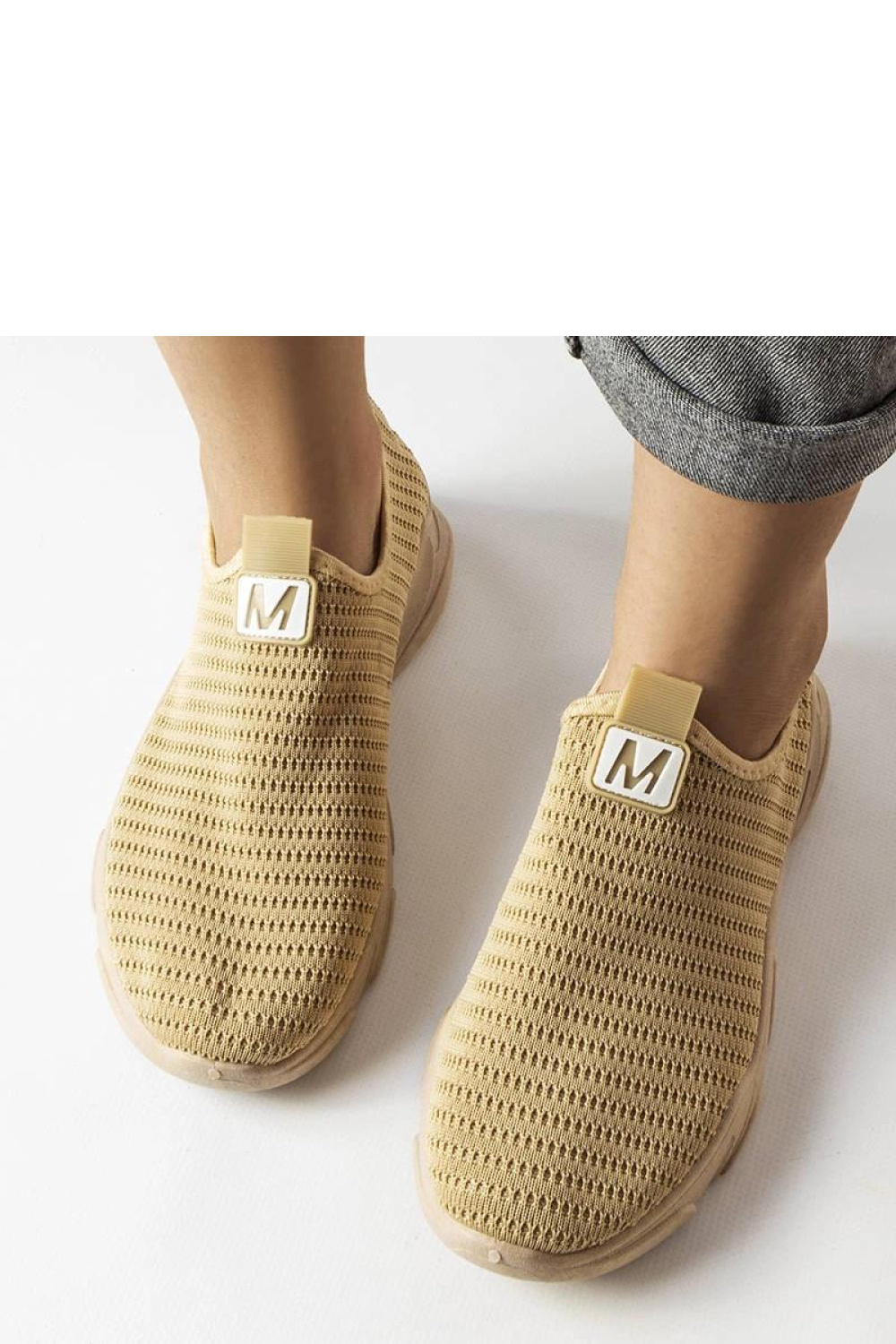 Ciemnobeżowe wsuwane buty sportowe damskie Azalee - Solea - obrazek 3