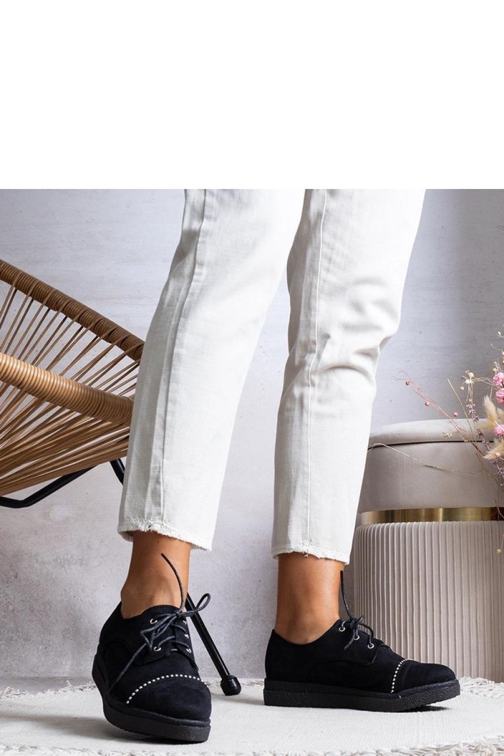 Czarne półbuty damskie Vista - Solea - obrazek 2