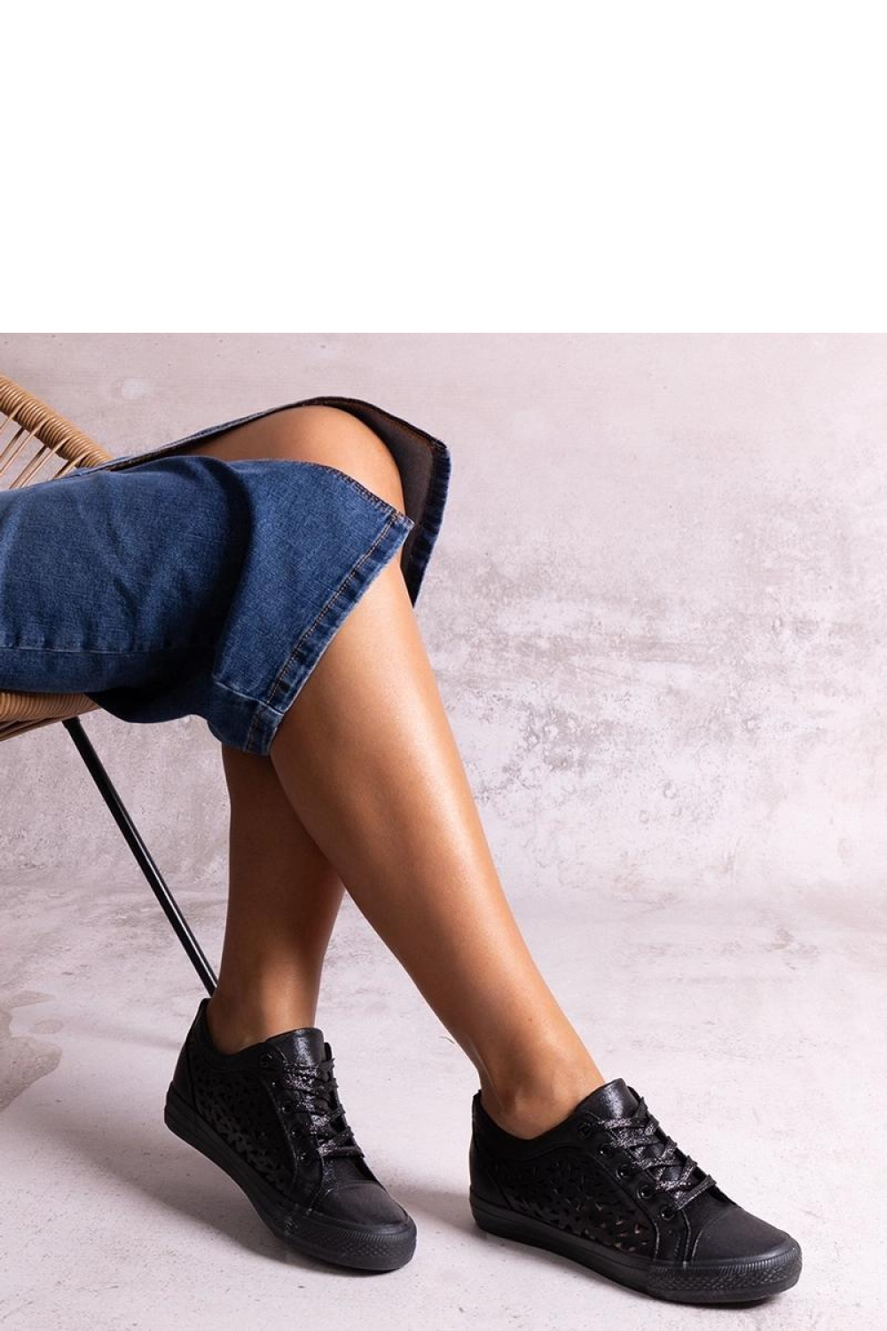 Czarne ażurowe trampki Safune - Solea - obrazek 2