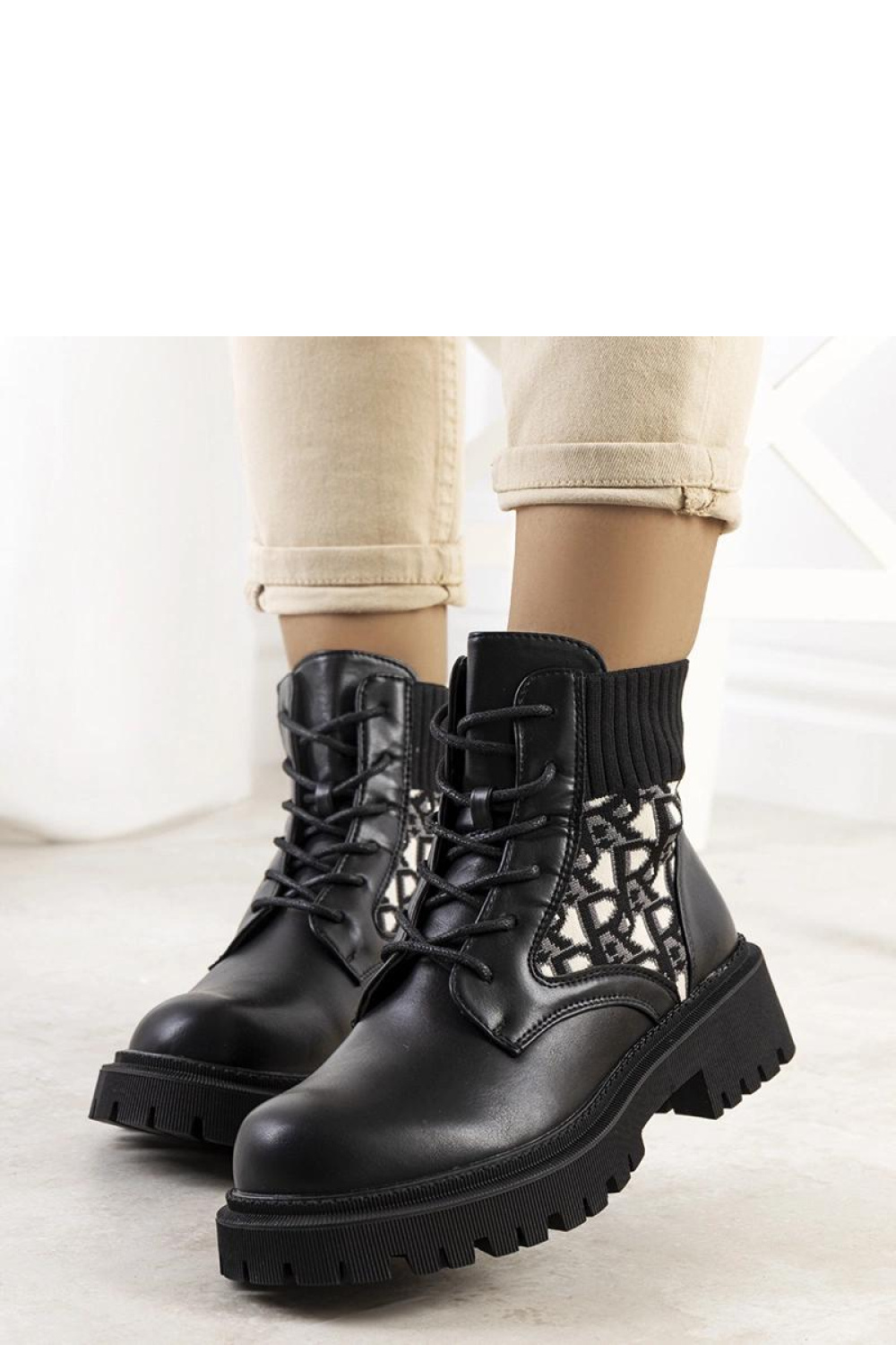 Czarne botki z elastyczną cholewką Giganti - Solea - obrazek 2