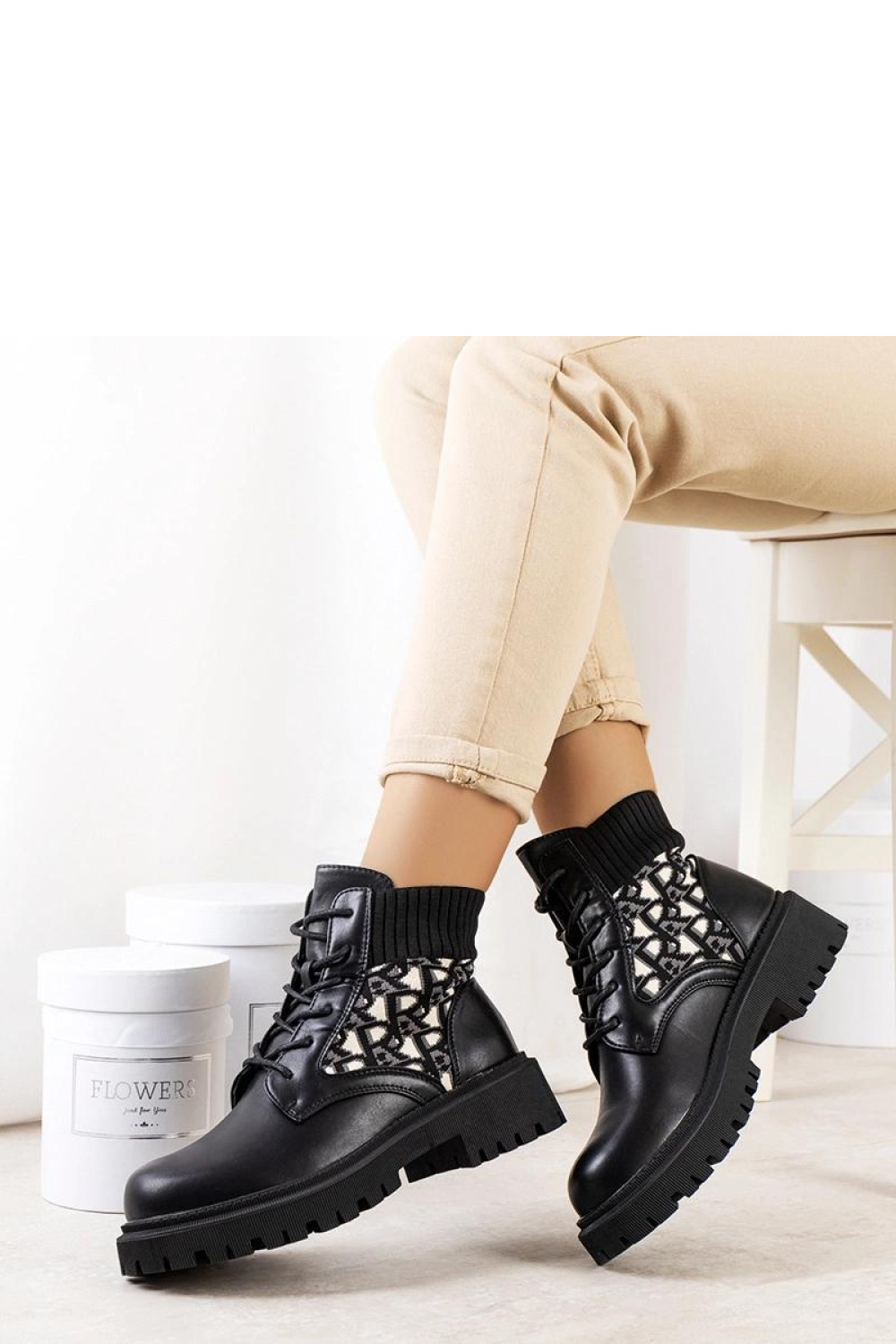 Czarne botki z elastyczną cholewką Giganti - Solea - obrazek 3