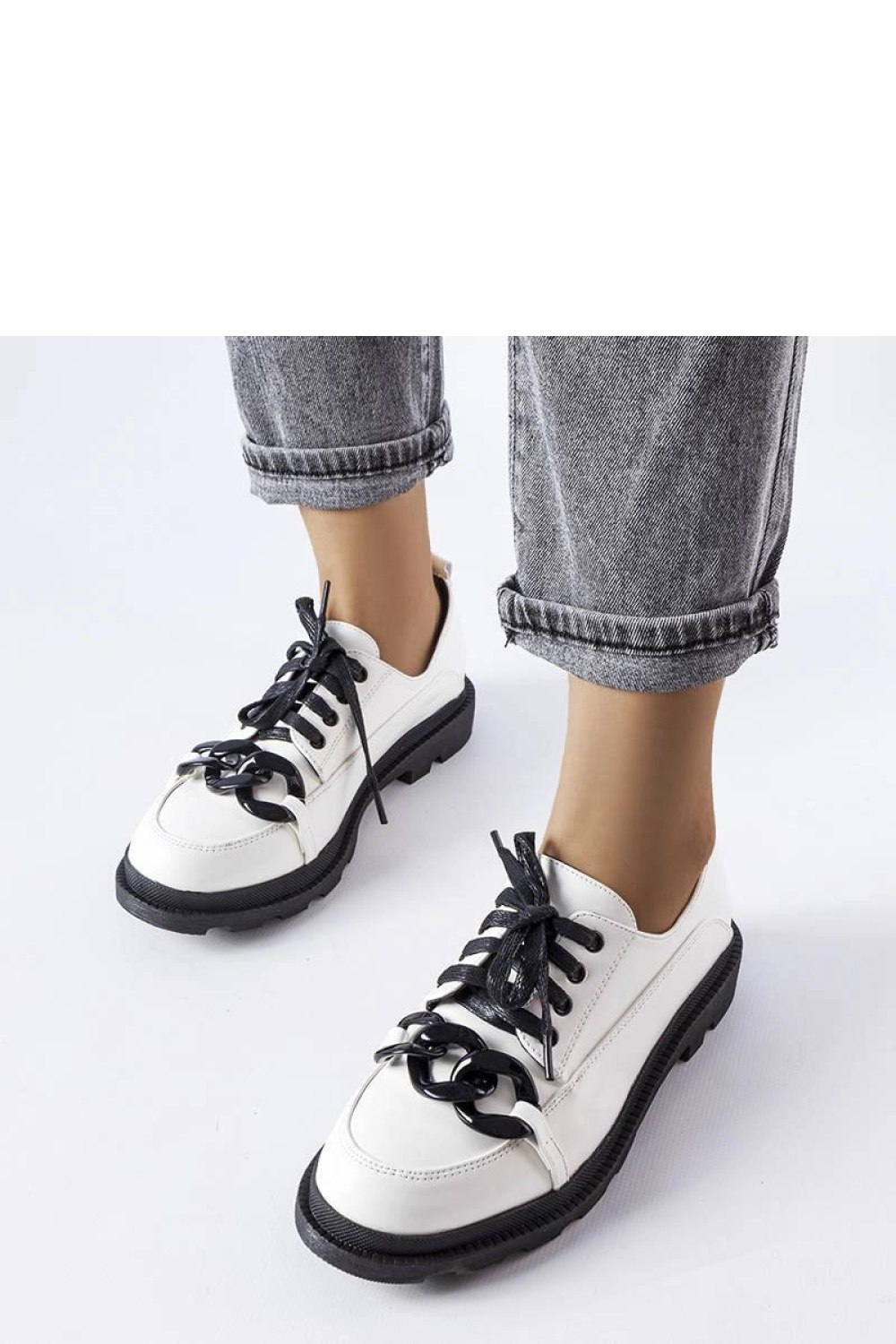 Białe półbuty z łańcuchem Allain - Solea