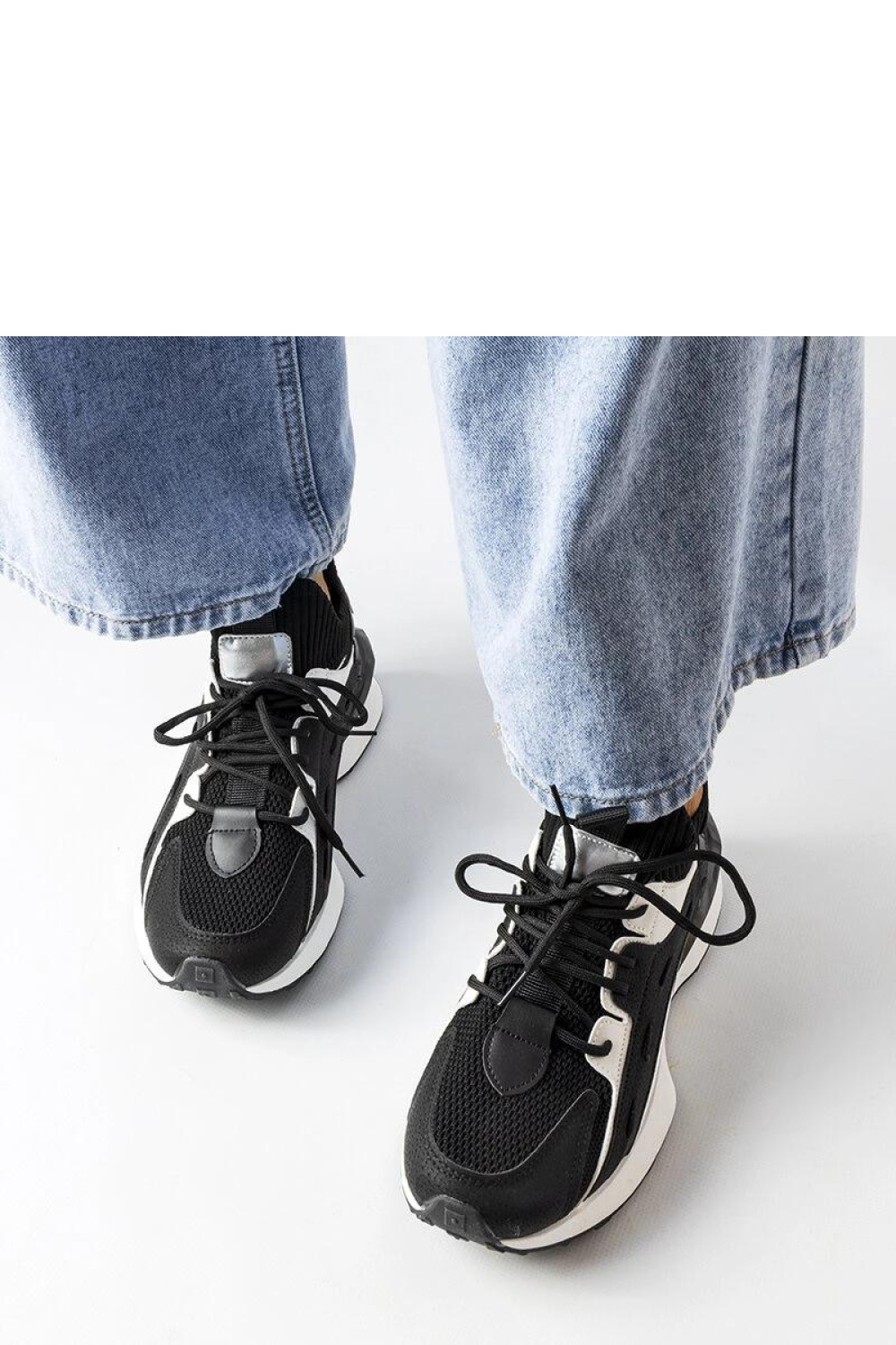 Czarno-białe stylowe sneakersy Begins - Solea - obrazek 3