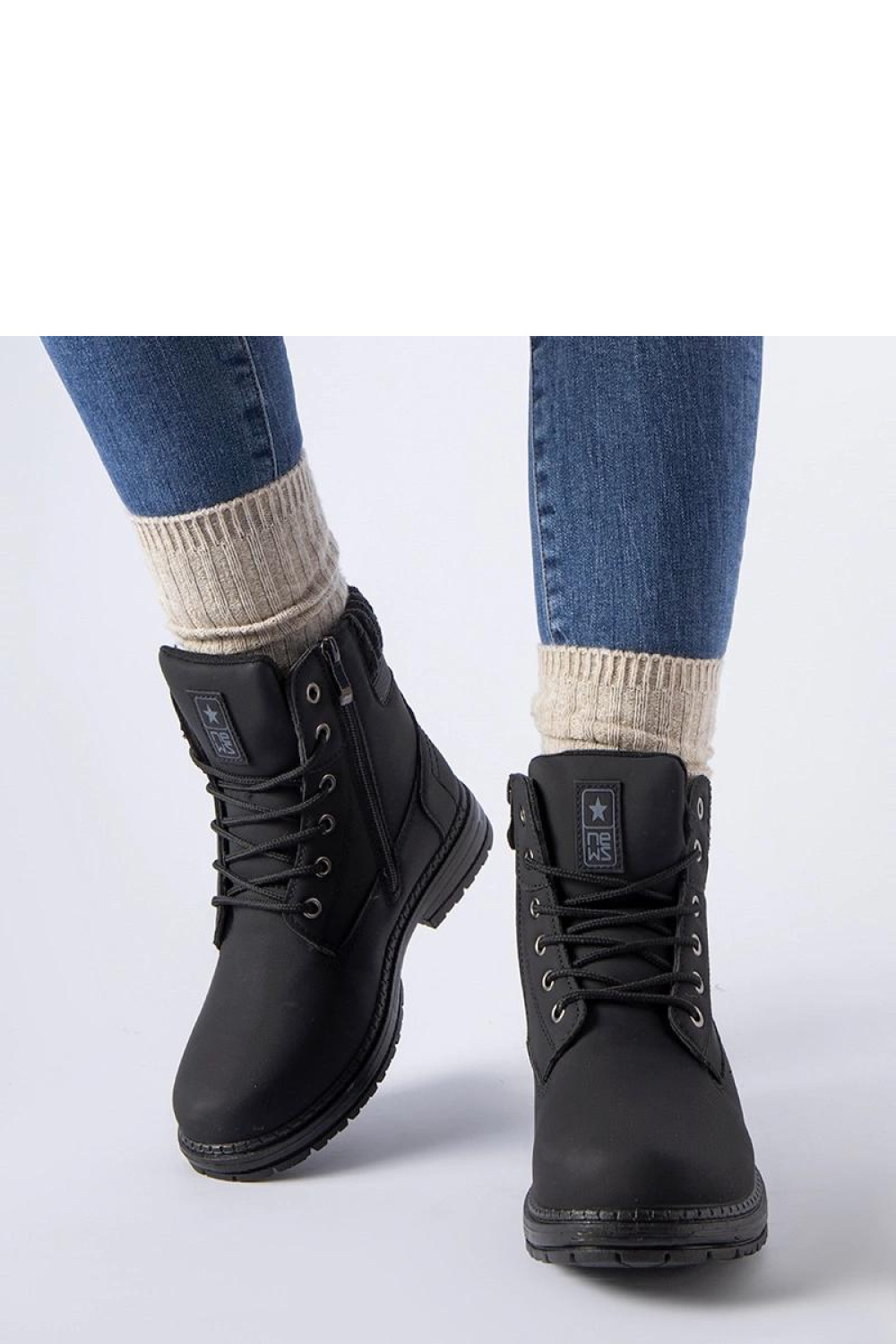 Czarne ocieplane damskie trapery Araujo - Solea - obrazek 3