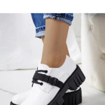 Białe półbuty na traktorowej podeszwie Marike – Solea