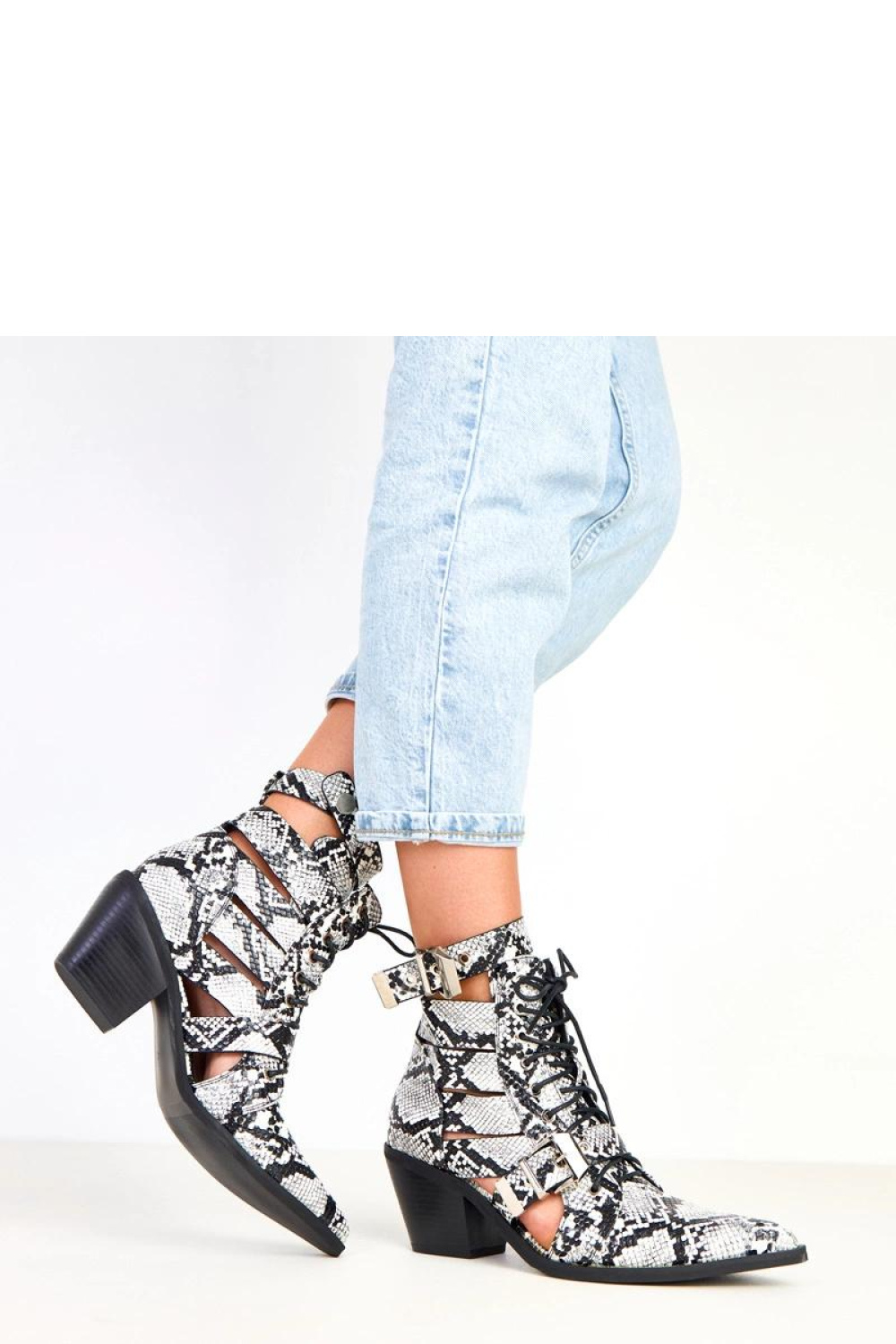 Botki Model Verica K186 Black/White - Solea - obrazek 2