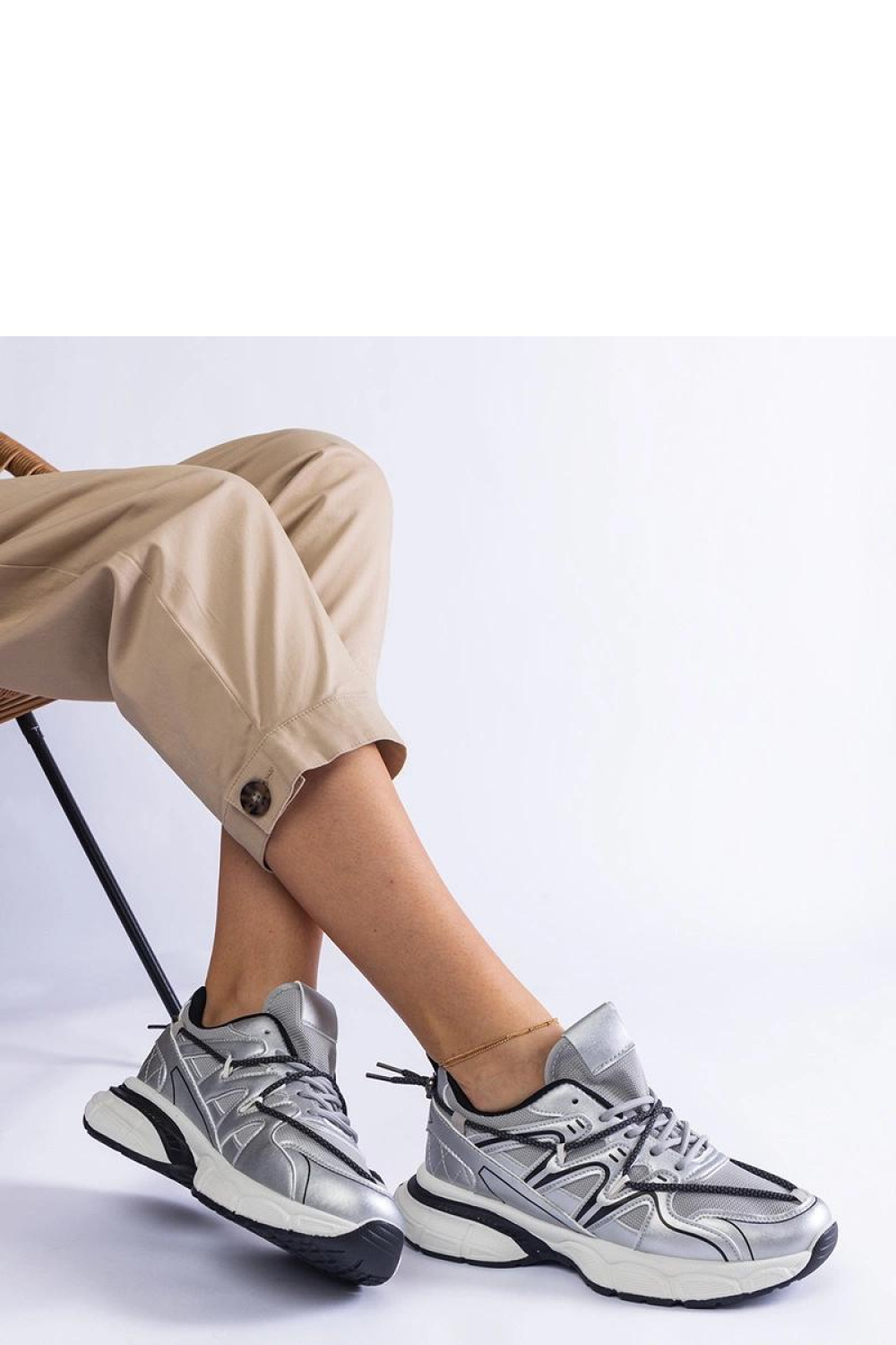 Srebrne damskie sneakersy na masywnej podeszwie Colunga - Solea - obrazek 3