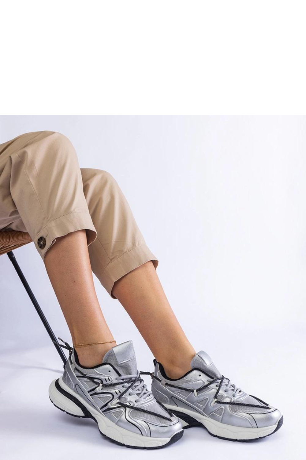 Srebrne damskie sneakersy na masywnej podeszwie Colunga - Solea - obrazek 4