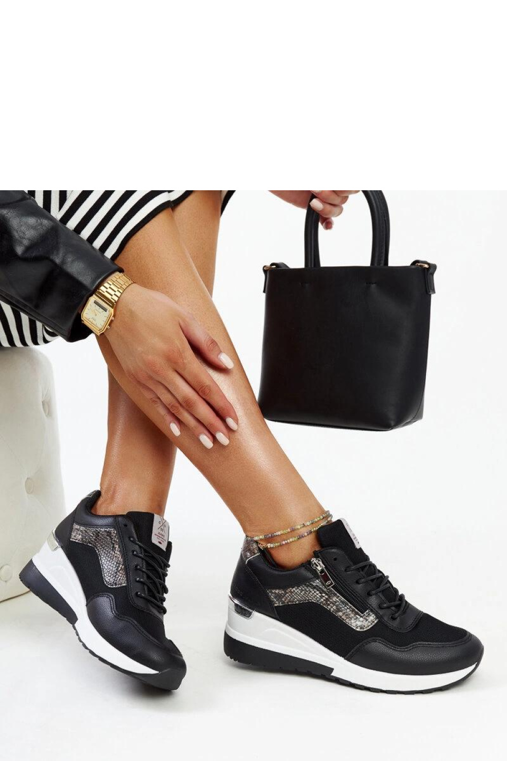 Czarne sneakersy damskie na koturnie CROSS JEANS - Solea - obrazek 2